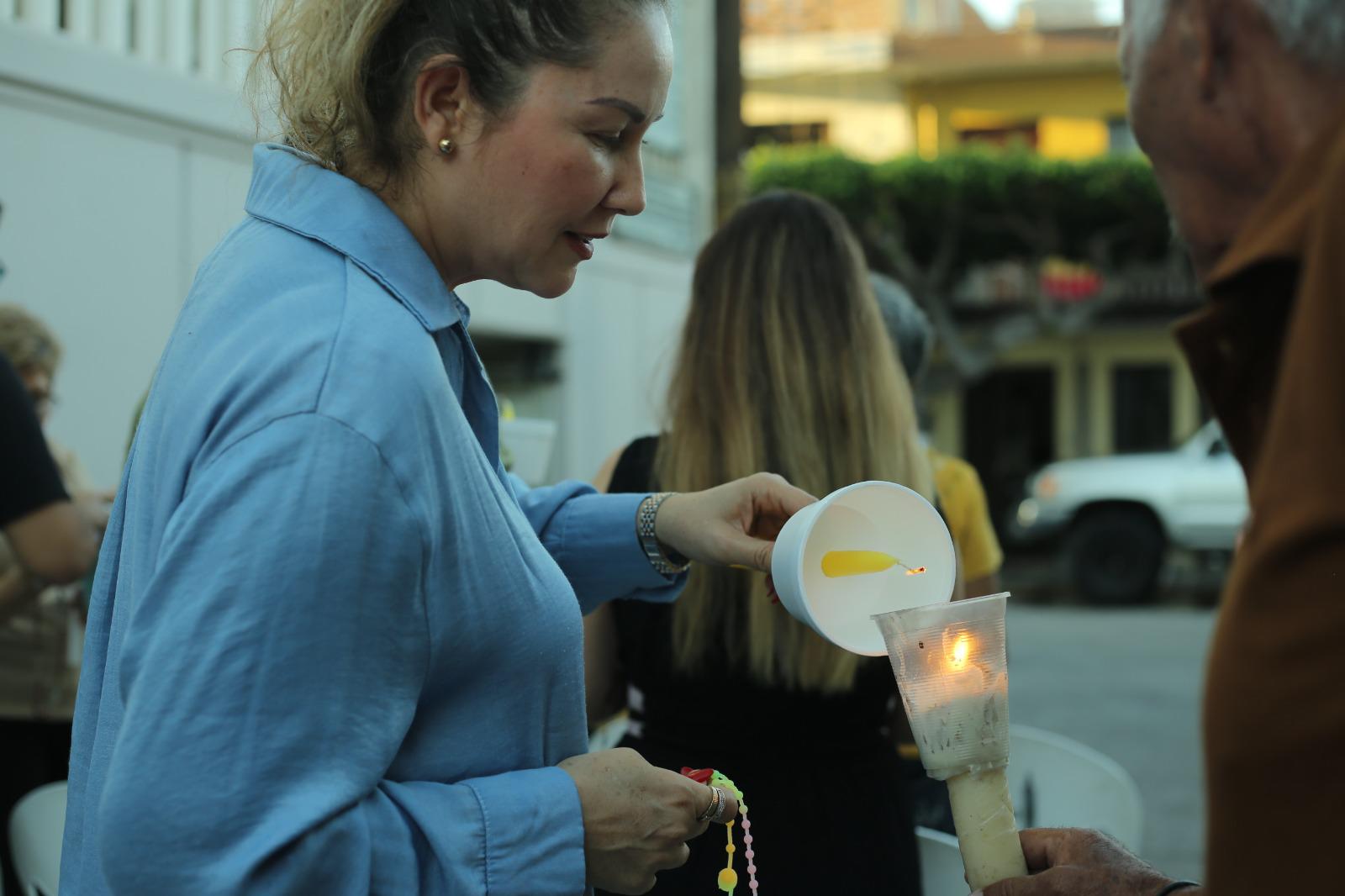 $!Celebran última procesión y rezo del Rosario previo a los festejos de la Virgen de Fátima