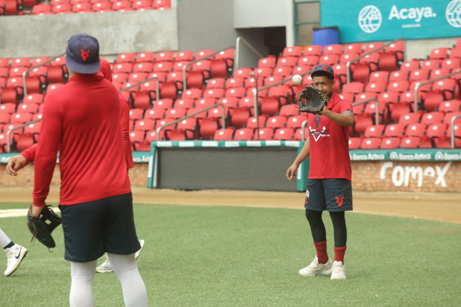 $!Arriban refuerzos extranjeros a la pretemporada de Venados de Mazatlán