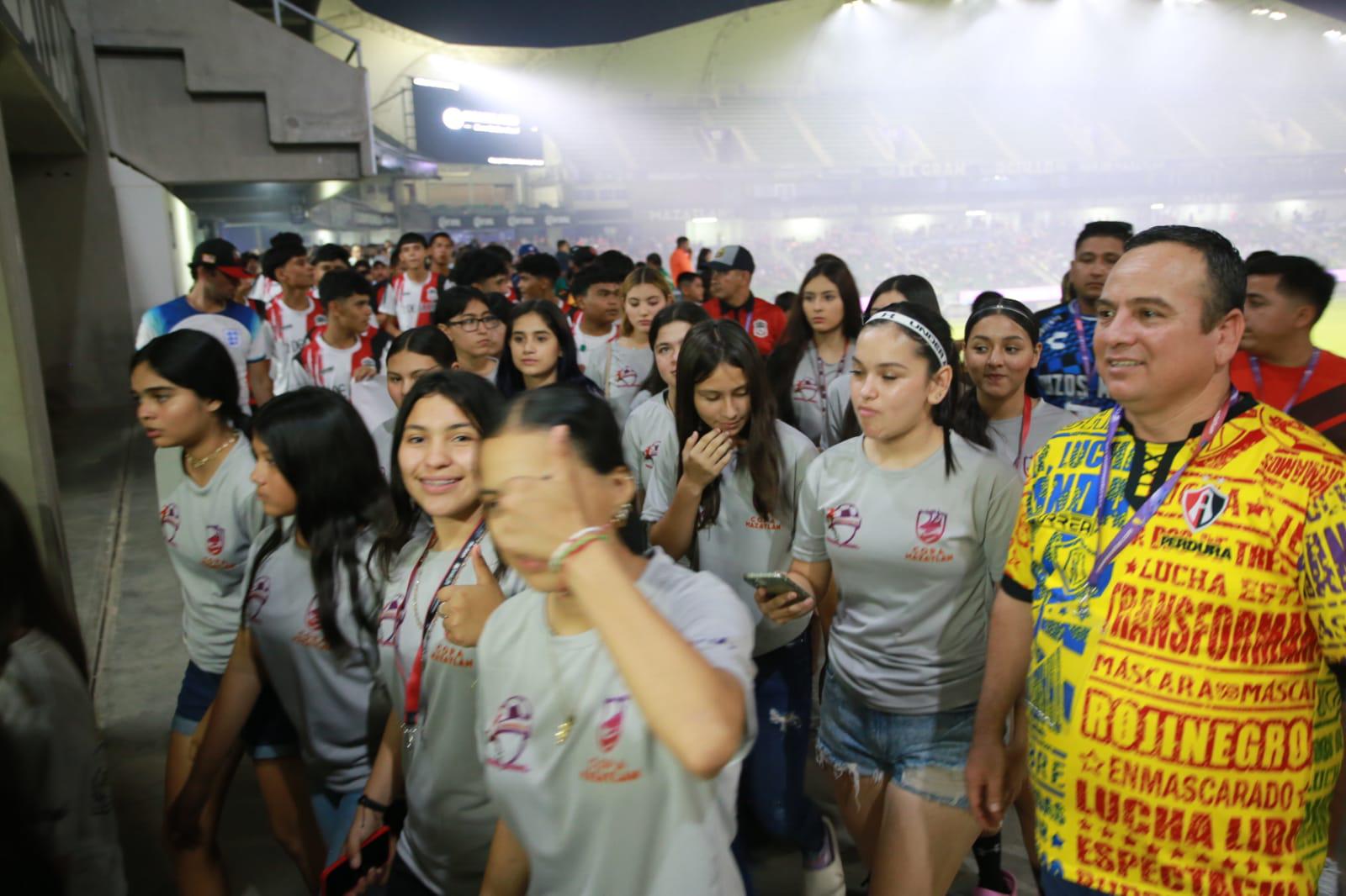 $!Dan banderazo de arranque de la Copa Mazatlán de Futbol 11 y 9