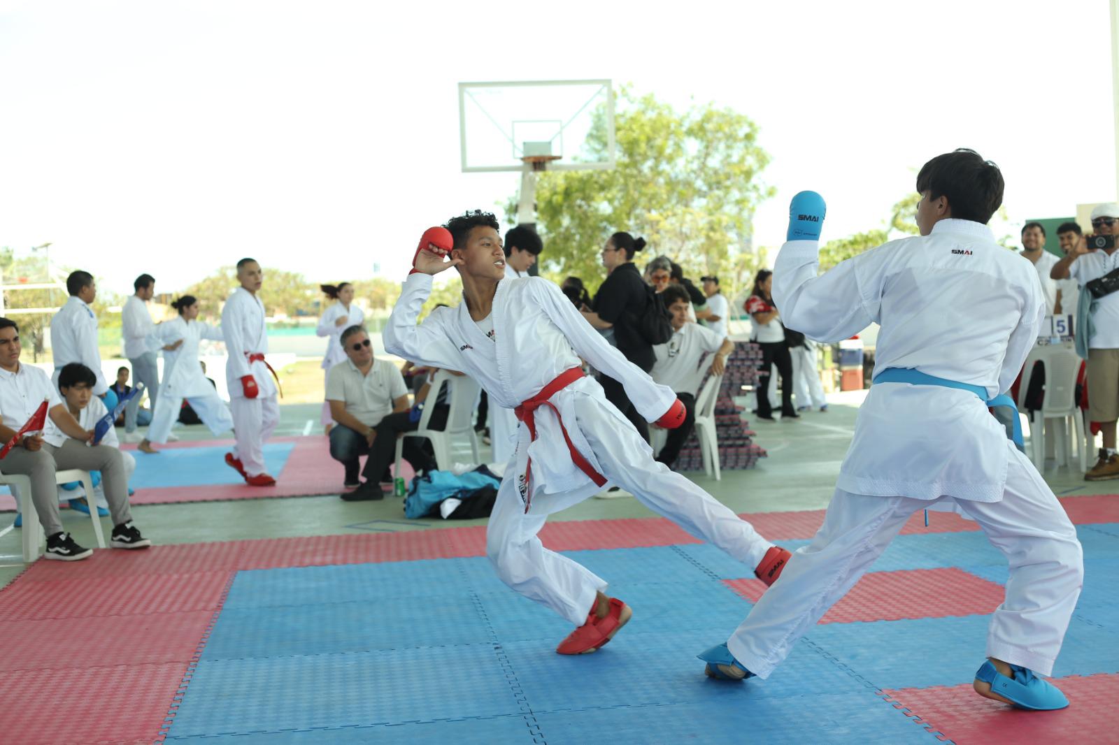 $!Lucen cintas negras en Copa Anual de Karate Noroeste