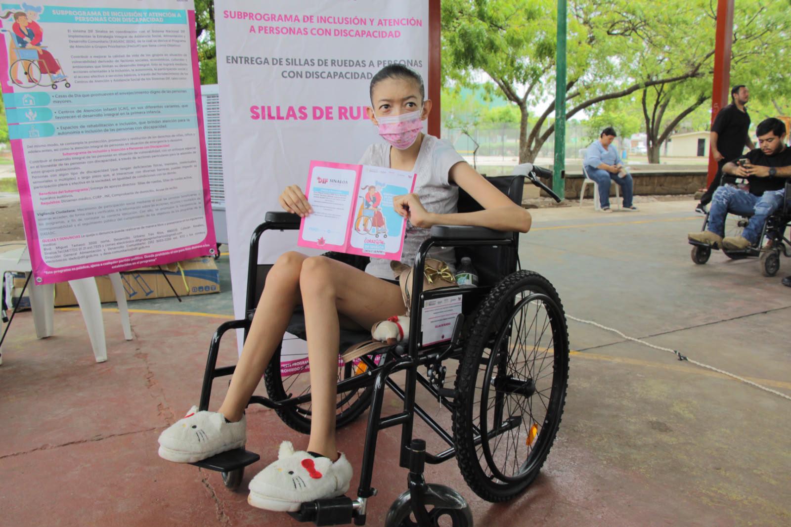 $!Entrega DIF Rosario sillas de ruedas y apoyos funcionales