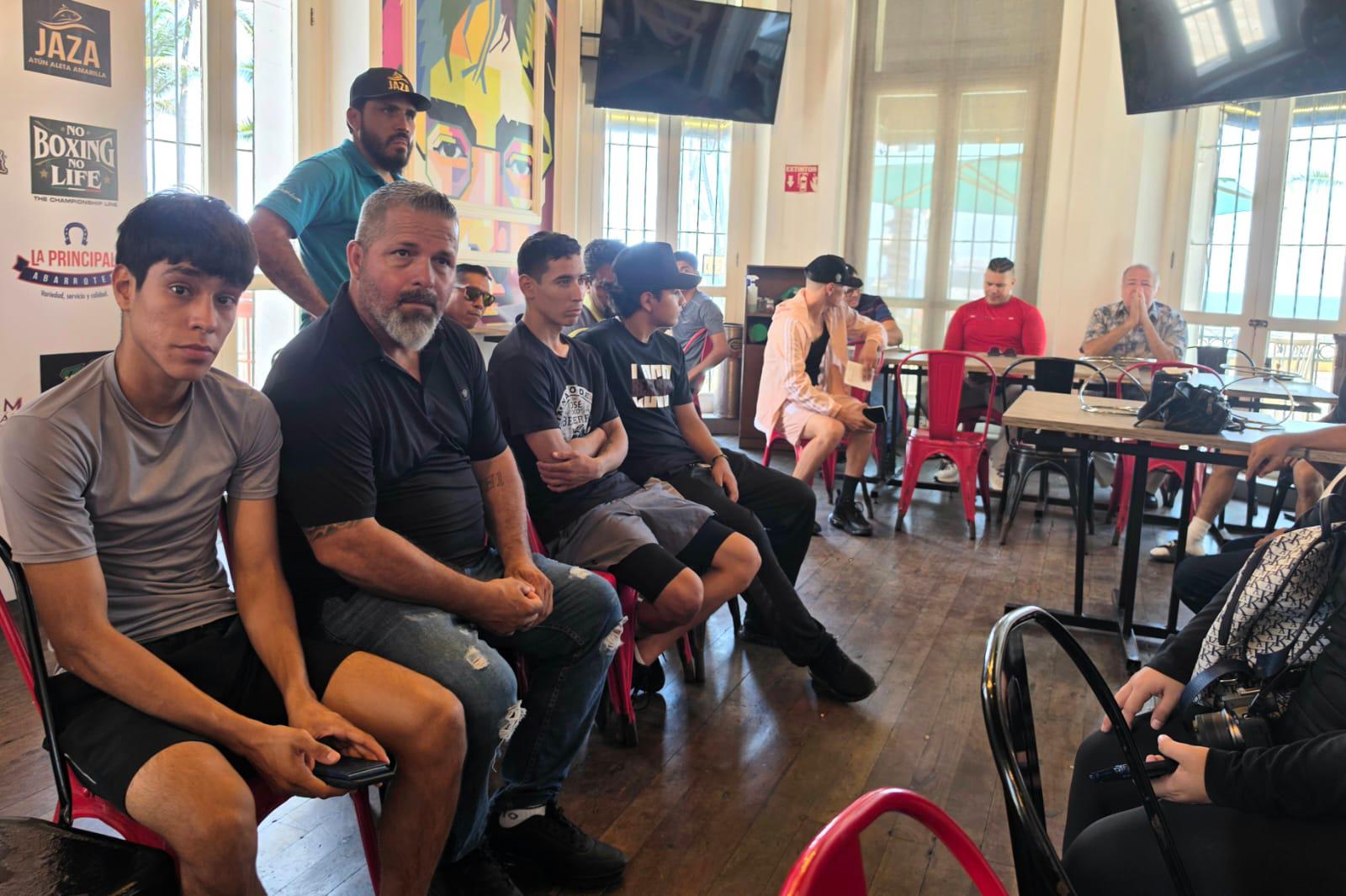 $!‘Veneno’ Aréchiga supera el pesaje y queda listo para encabezar ‘Rumbo a la Gloria’ en Mazatlán