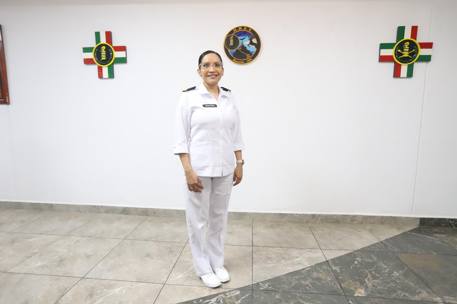 $!Mayor Enfermera, María del Carmen Sánchez Mendoza, Subjefa del Area de Enfermería del Hospital Militar Regional de Especialidades de Mazatlán.