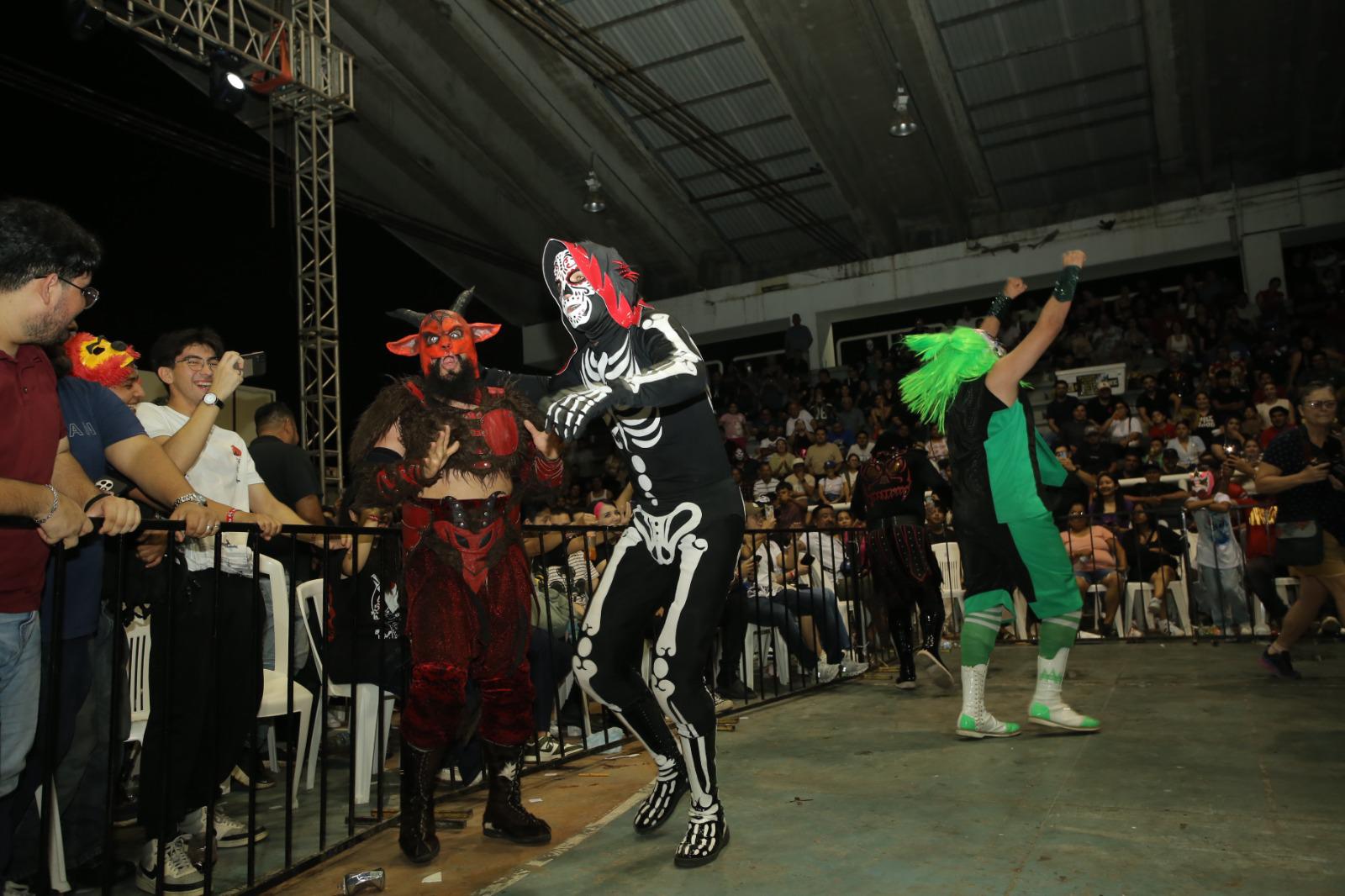 $!Brilla La Parka en presentación en Mazatlán