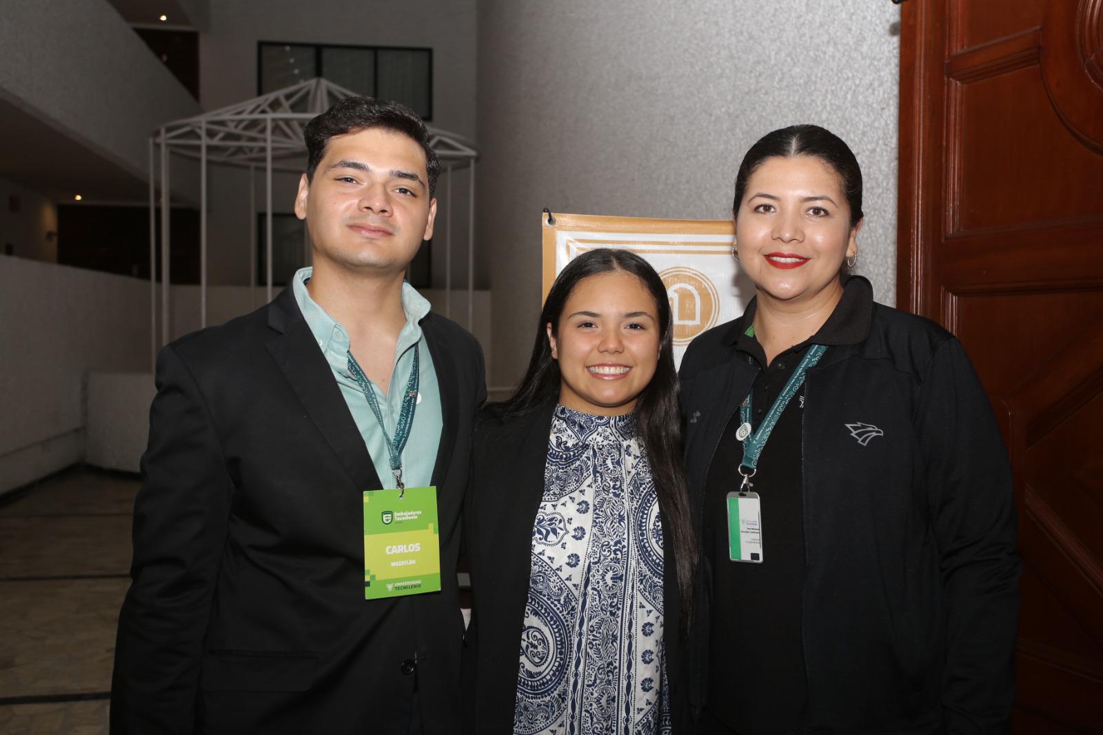 $!Carlos Araujo, Michelle Millán y Adriana González.