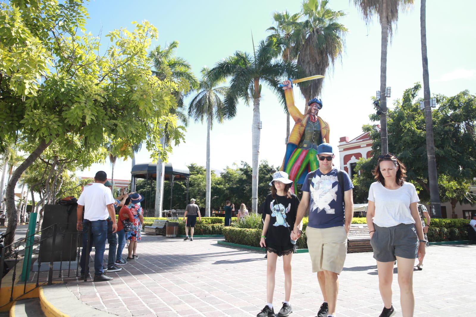 $!Se apropia el ‘Pirata del Pacífico’ de la Plazuela Machado