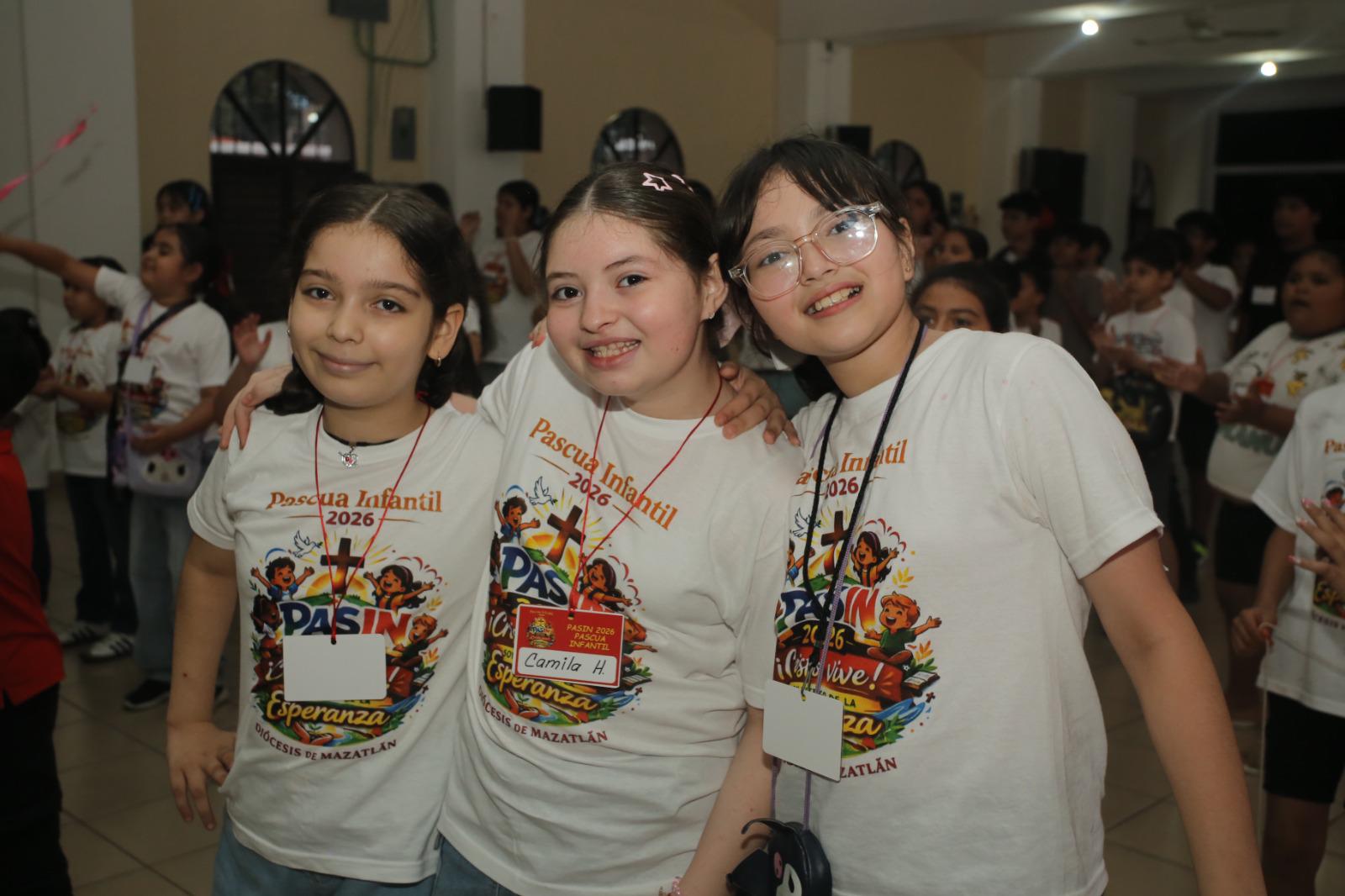 $!Andrea Elizondo, Camila Hasell Rodríguez y Natalia Rendón.