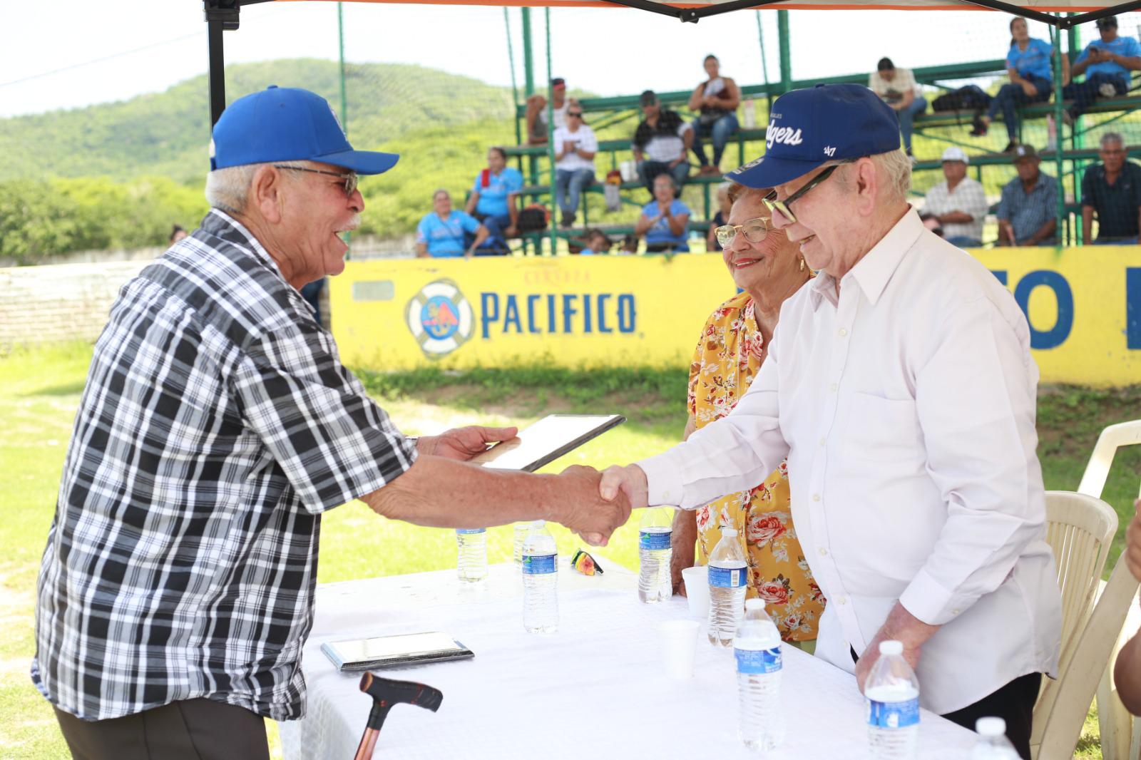 $!Inauguran Segunda Fuerza y 60 Años de Liga de Beisbol del Chololos