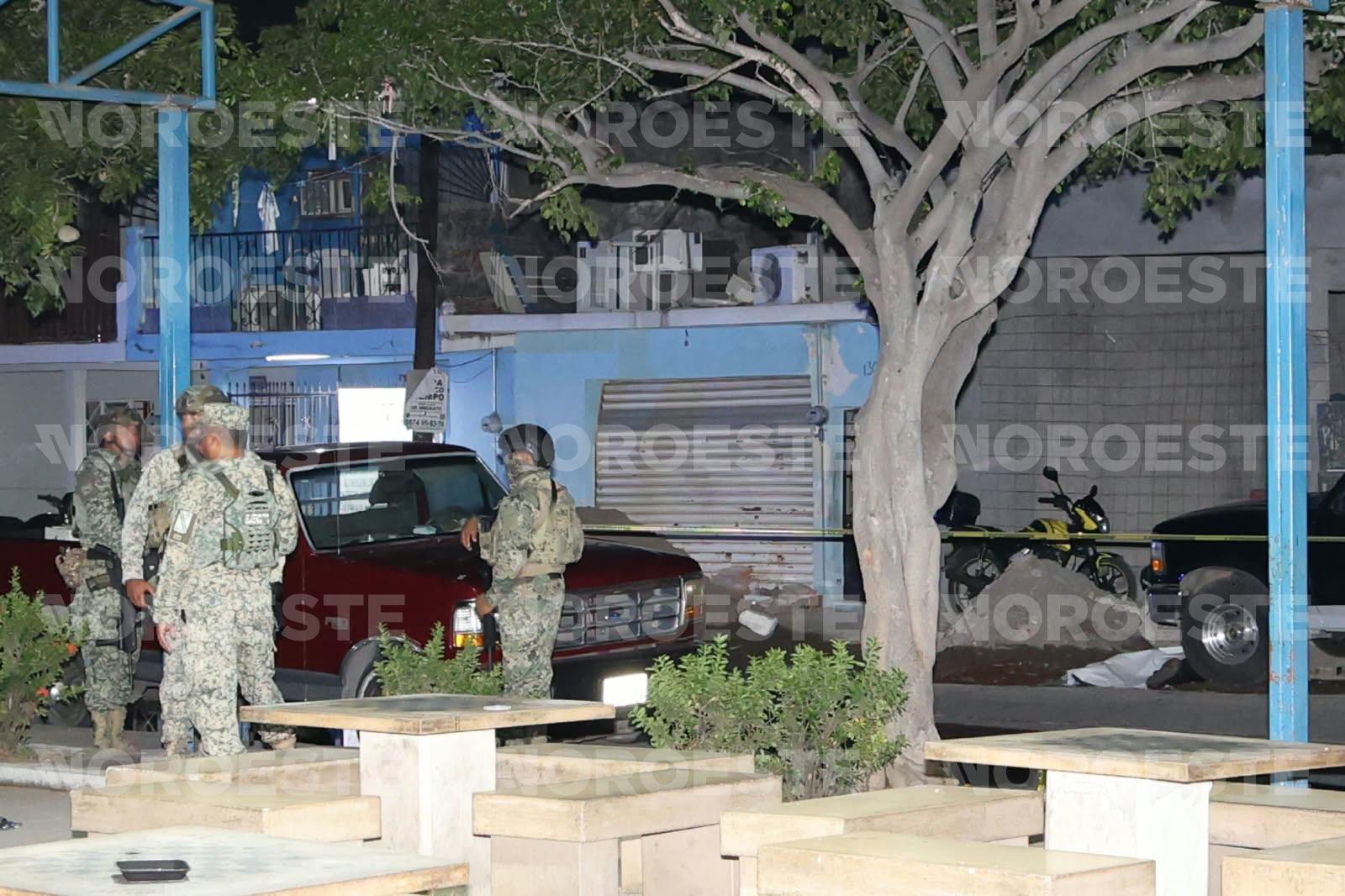 $!Matan a un hombre y hieren a mujer en la colonia Juárez de Mazatlán