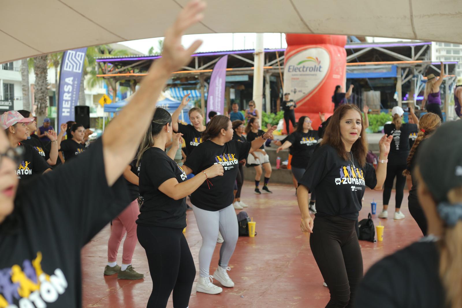 $!Celebra CRIT Sinaloa su primer ‘Zumbatón con causa’ al son de los ritmos latinos