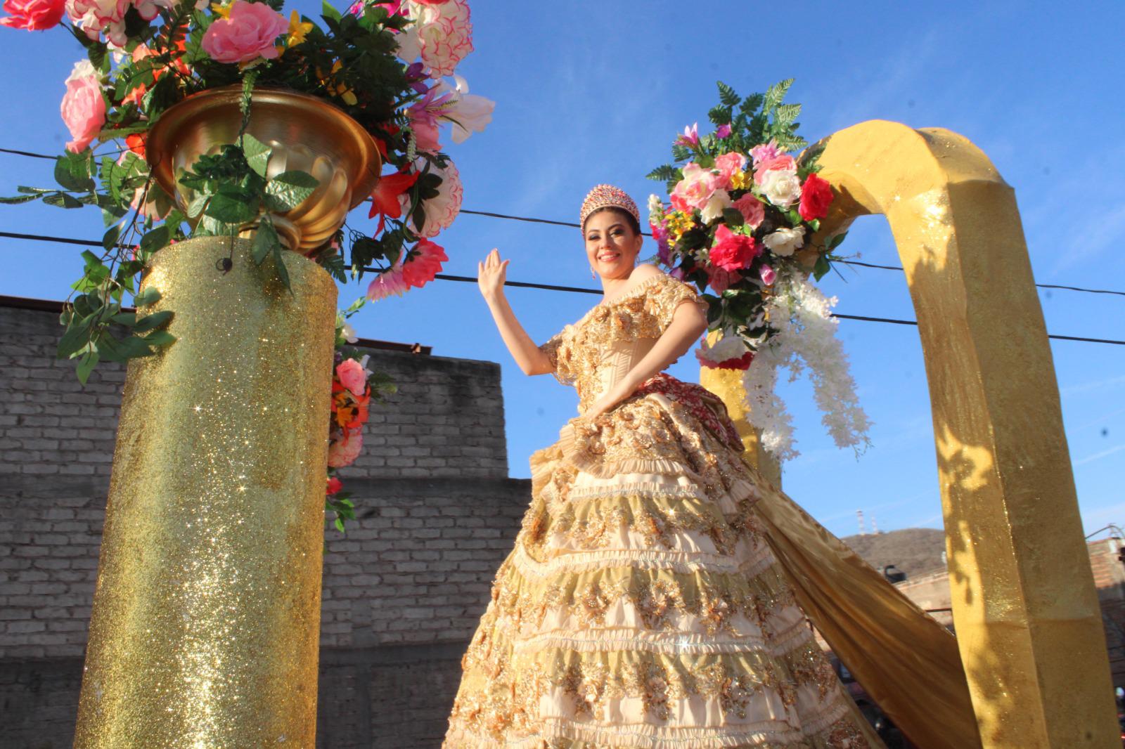 $!Disfrutan familias desfile de las tradicionales fiestas de marzo en Aguaverde, en Rosario