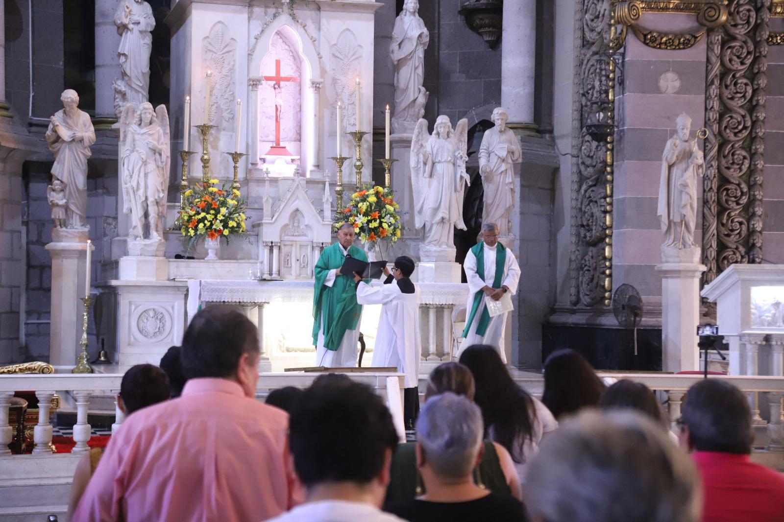 $!Llama Obispo de Mazatlán controlar el egoísmo y ser más generosos