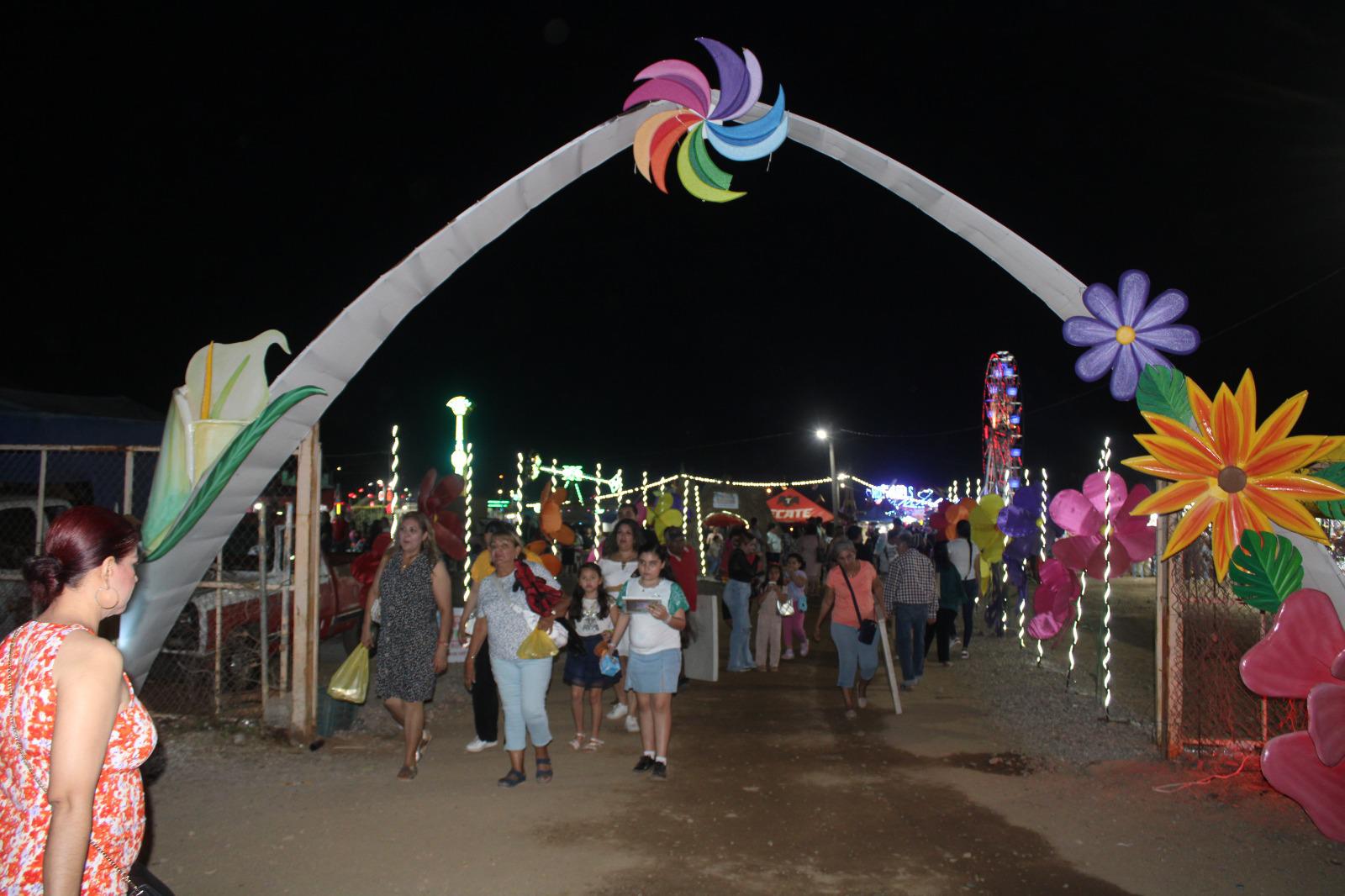 $!Comerciantes reportan bajas ventas en la Feria de la Primavera en Rosario