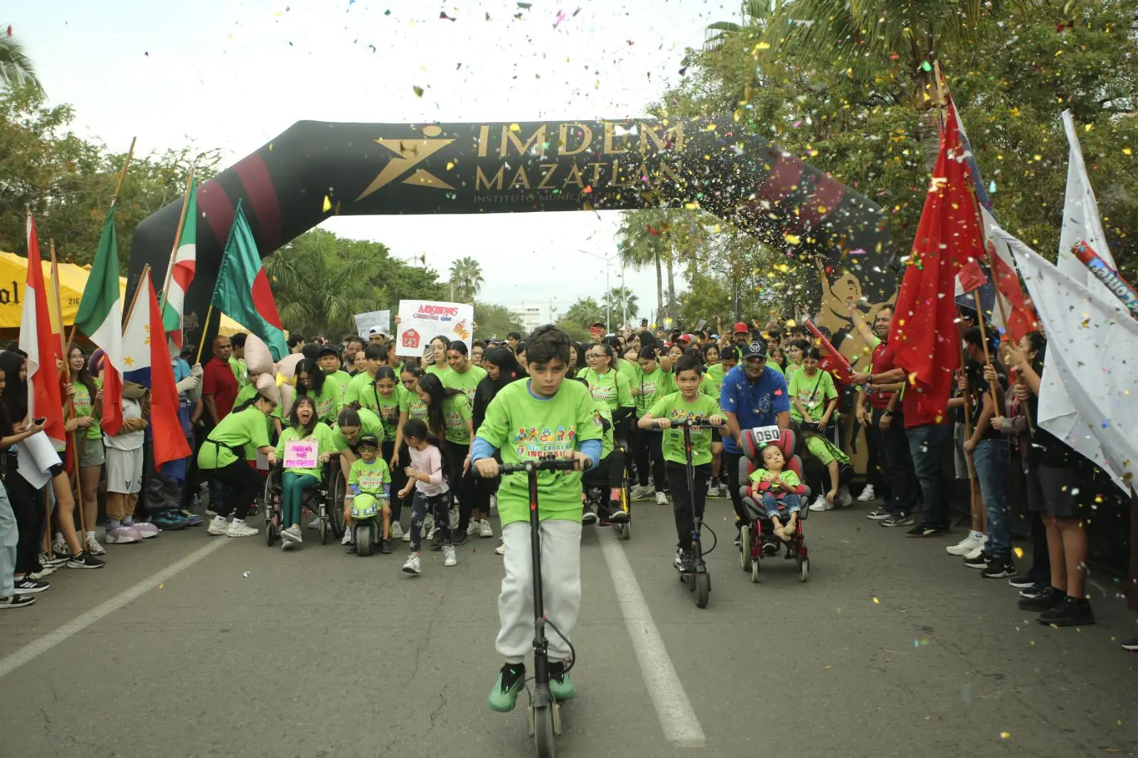 $!ICO reúne a más de mil personas en carrera inclusiva por la solidaridad en Mazatlán