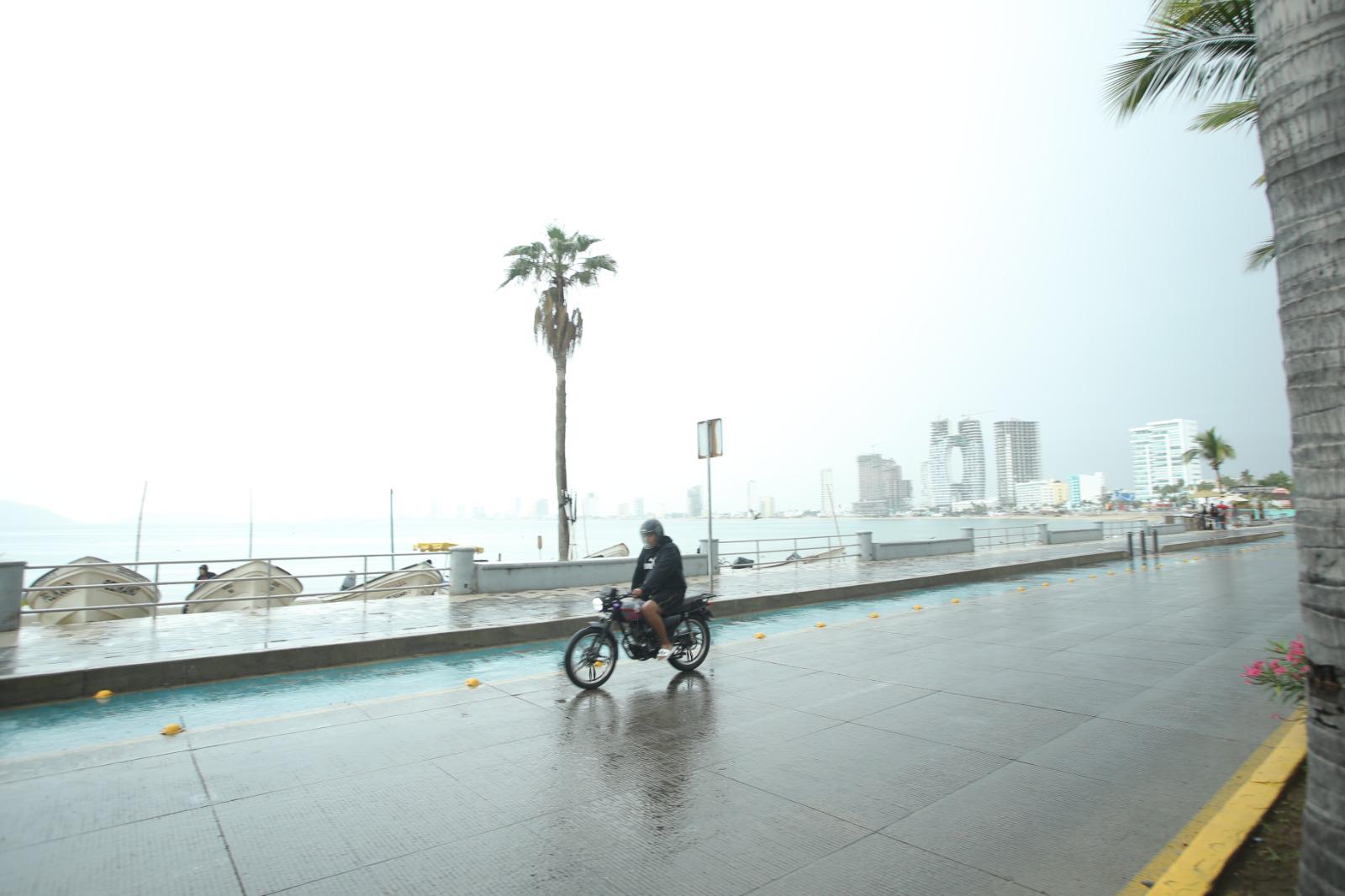 $!Cae lluvia matutina este sábado en Mazatlán