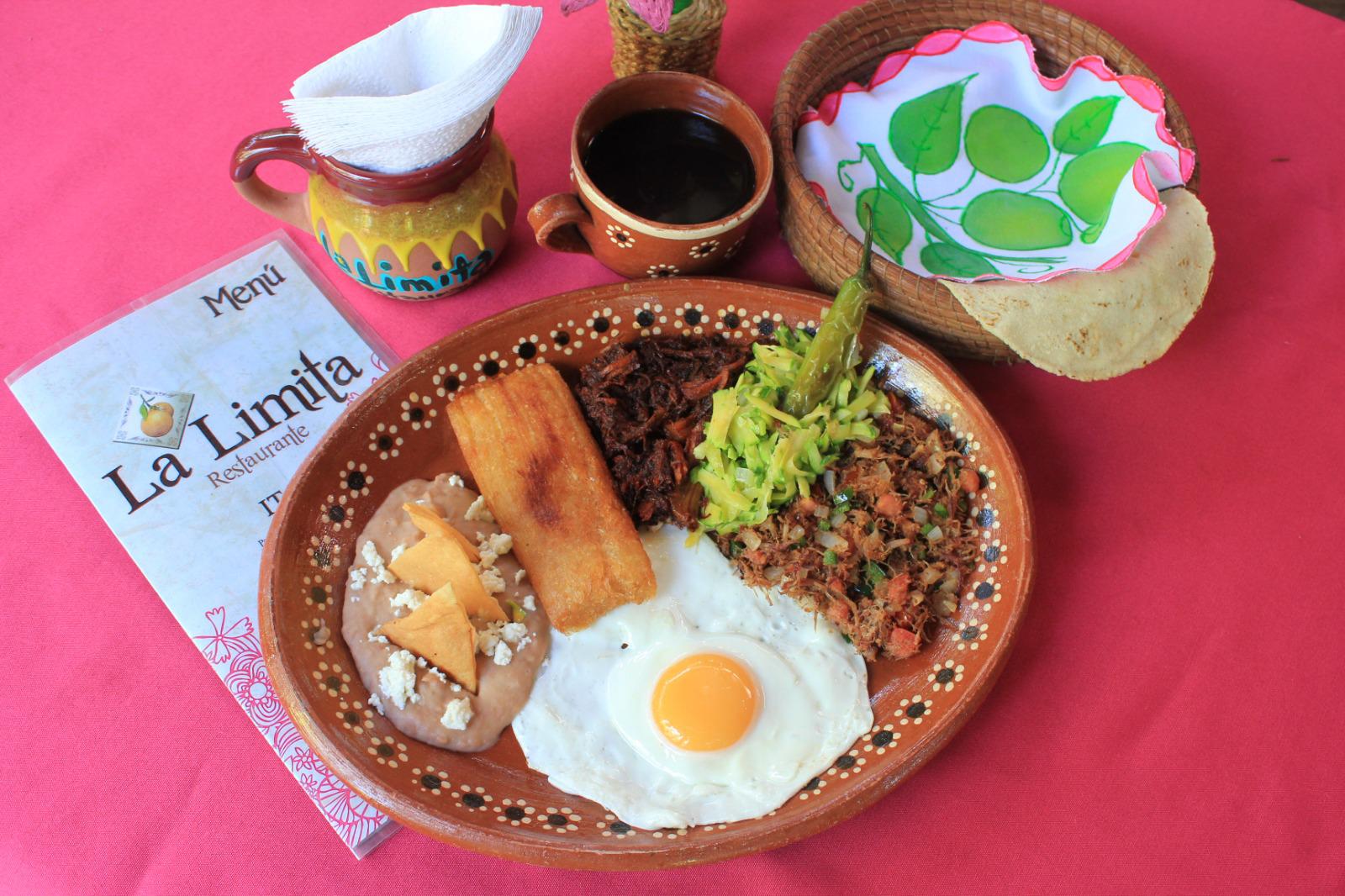 $!Un buen desayuno sinaloense empieza en La Limita.