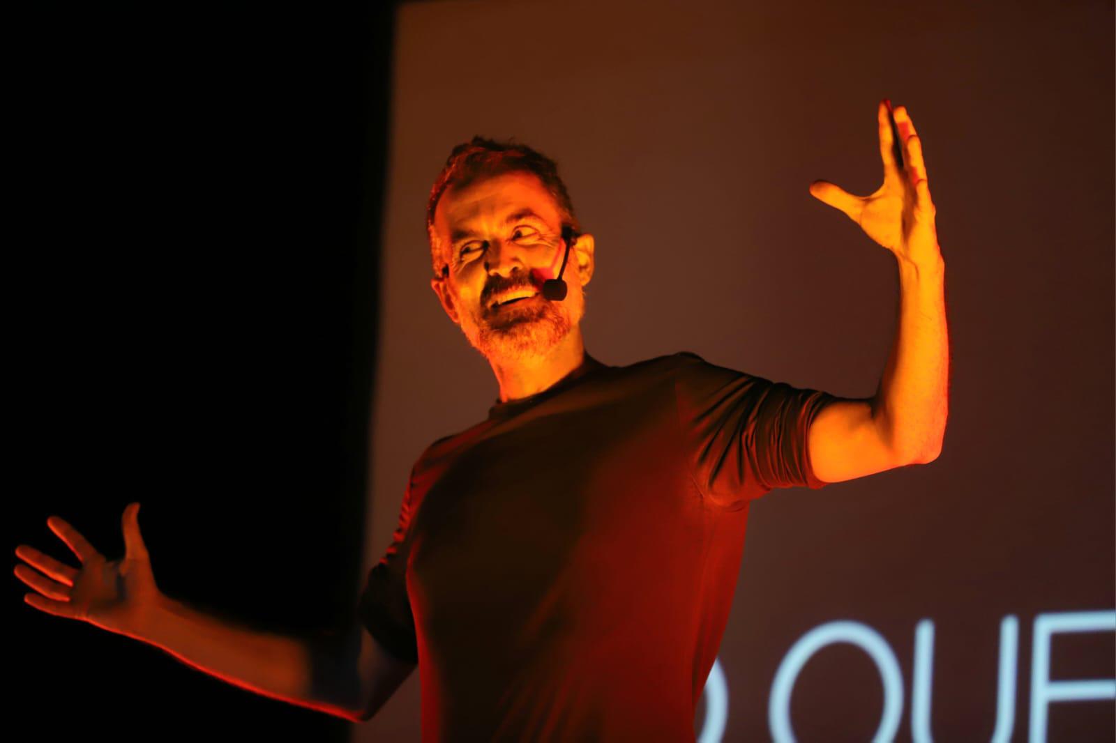 $!Fernando de Retes presentó “Lo que (no) se ve”.