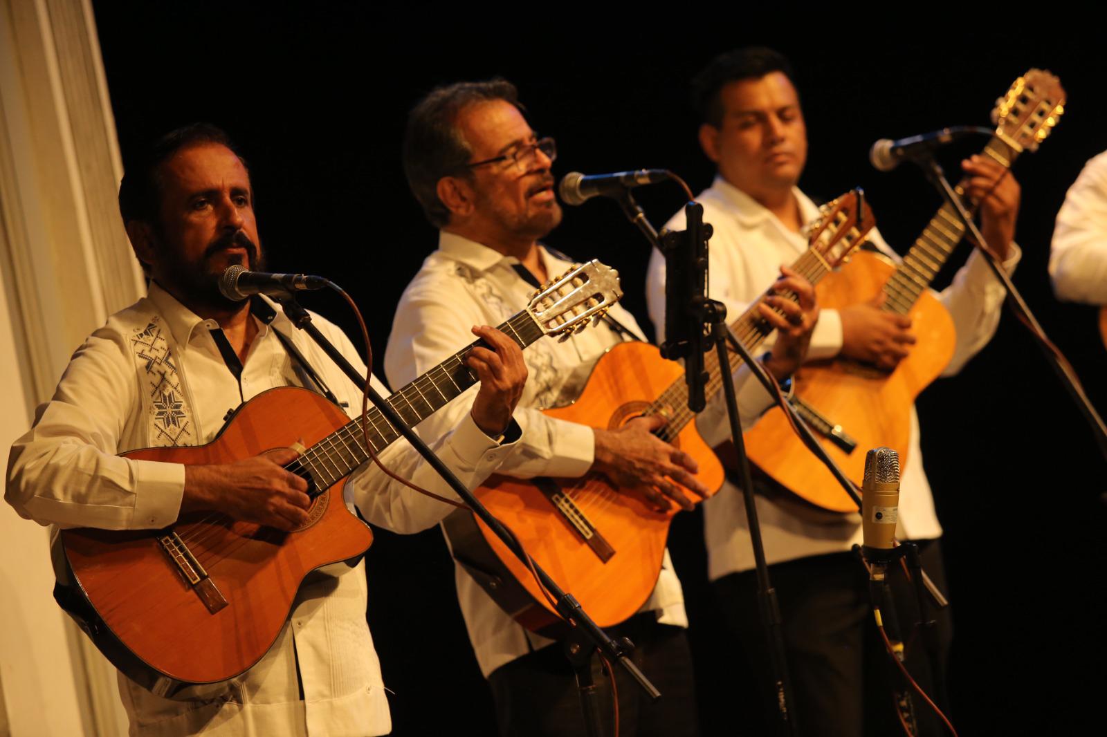 $!Leoncio Bernal Amador es la primera voz de la agrupación.
