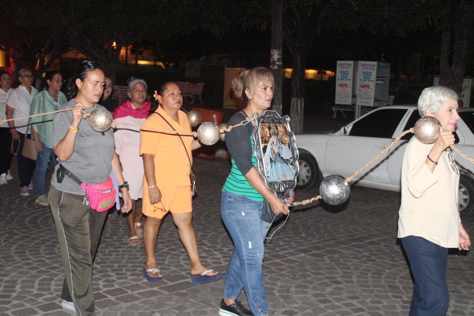 $!Inicia el tradicional novenario en honor a la Virgen del Rosario