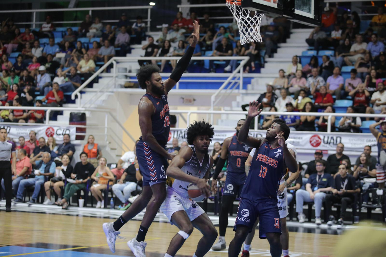 $!Venados Basketball muestra su dominio en la duela ante Pioneros de Los Mochis