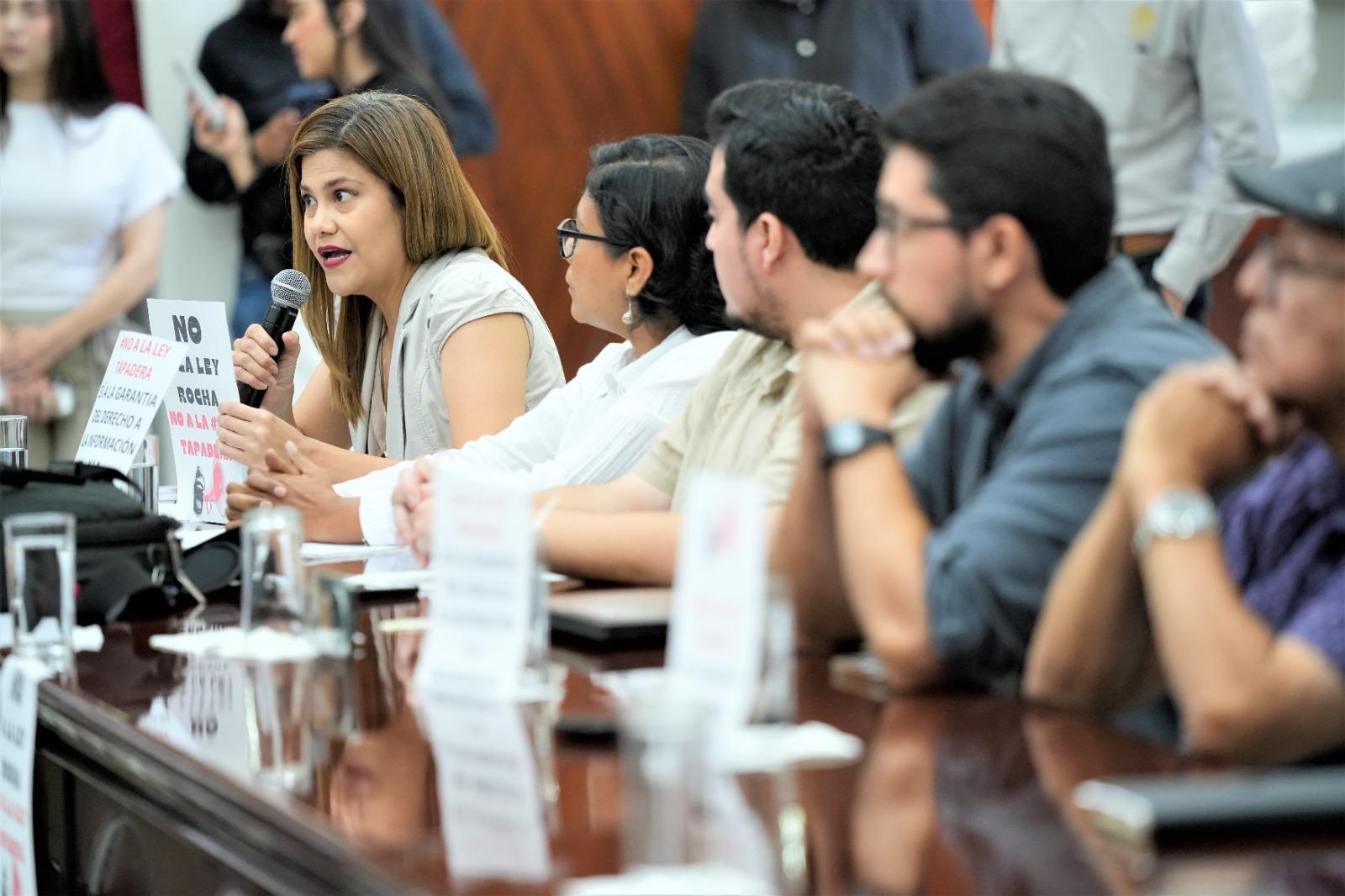 $!Organizaciones acusan simulación en diálogo sobre Ley de Transparencia de Rocha Moya