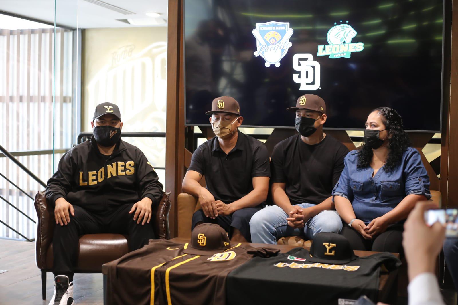 $!El sinaloense Óliver Carrillo Beltrán firma con los Padres de San Diego