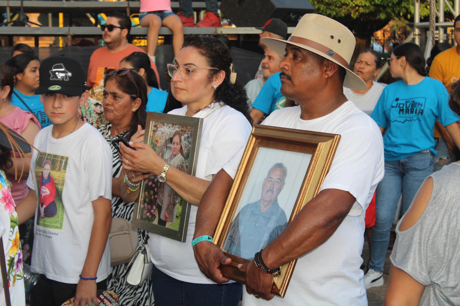 $!Calor no diezma fe de peregrinos en la romería de la Virgen del Rosario