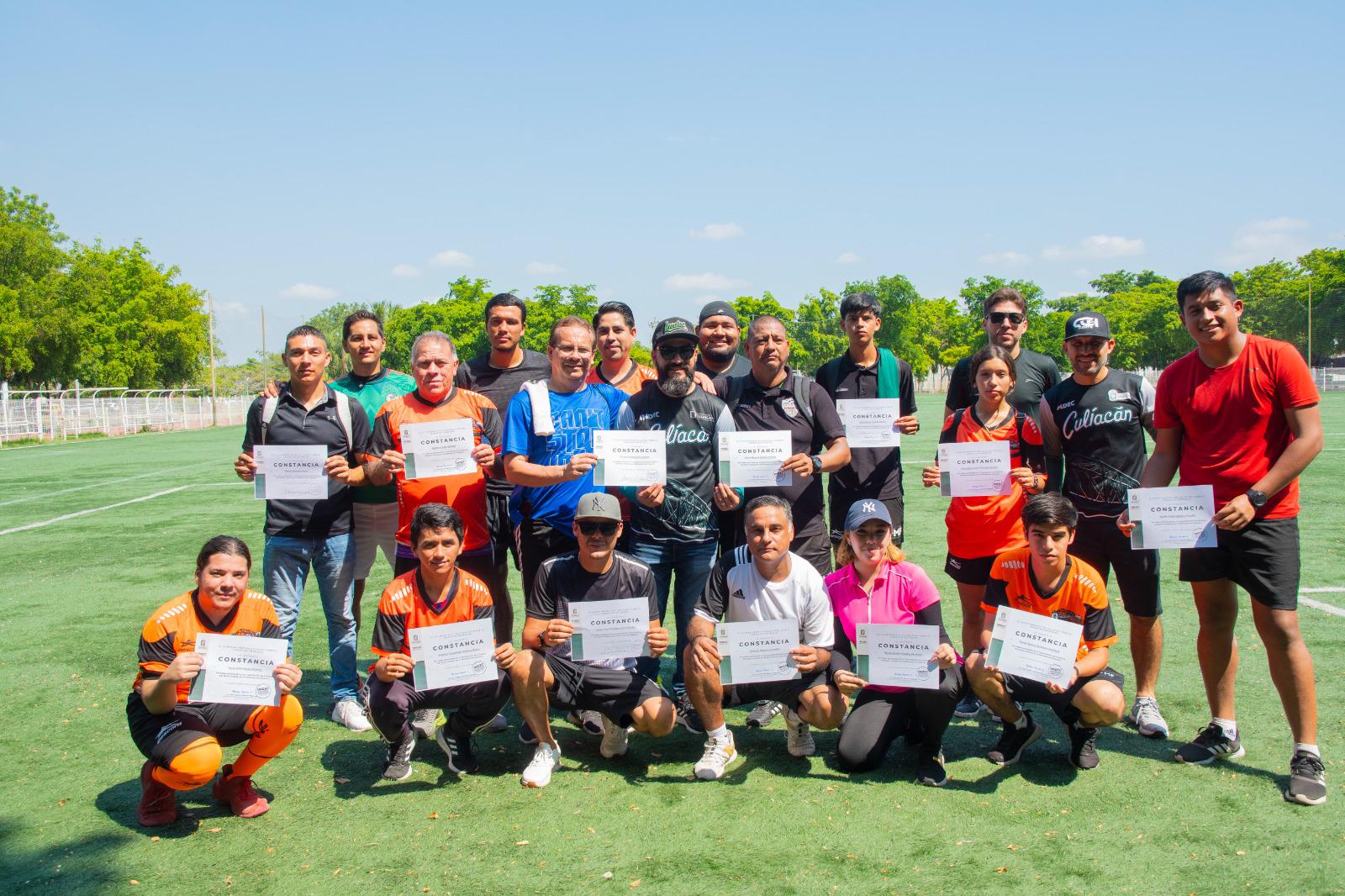 $!Imparte Imdec capacitación para árbitros del Sector Popular de Culiacán