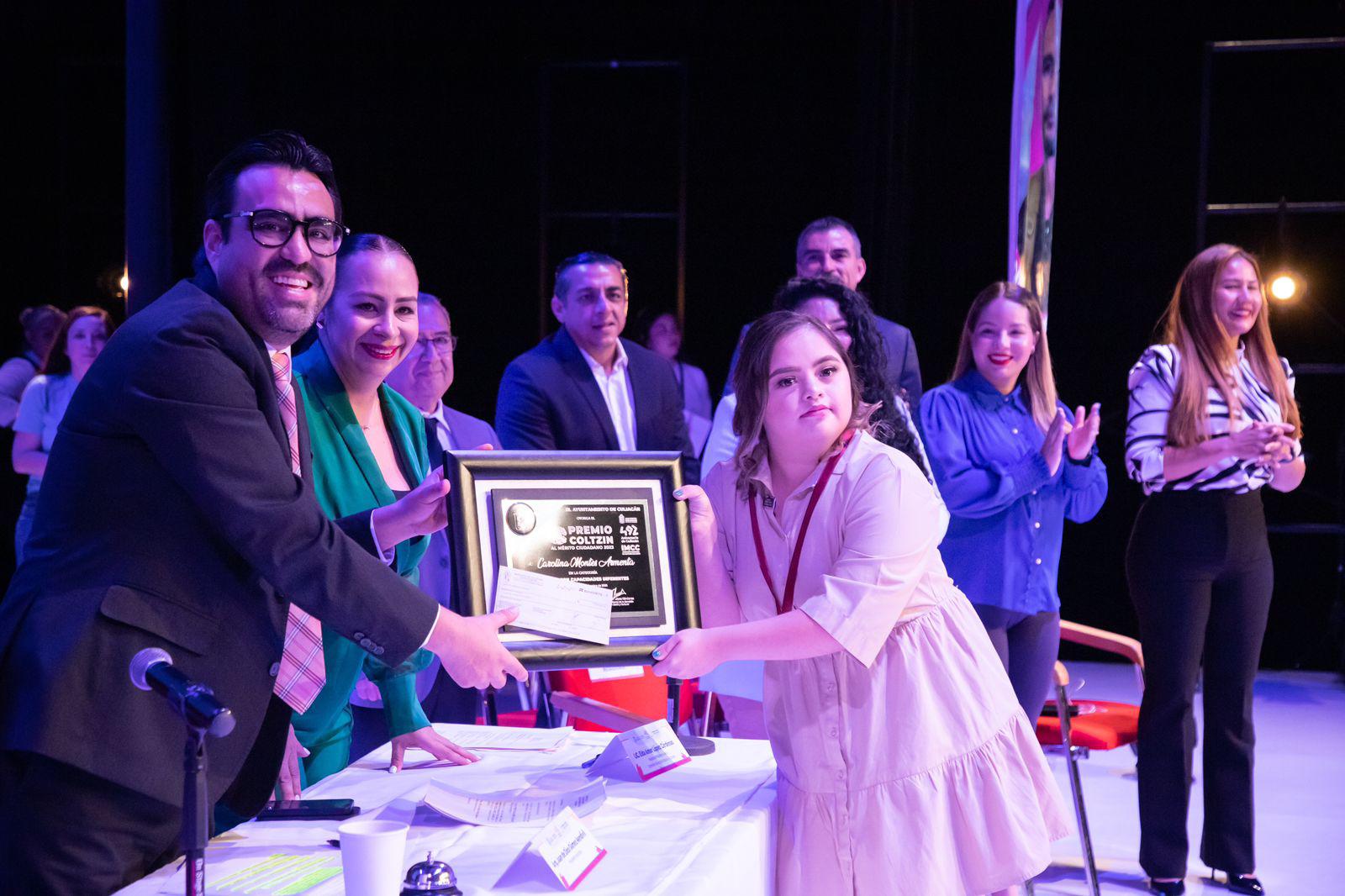 $!Premian a culiacanenses destacados con Premio Coltzin al Mérito Ciudadano 2023