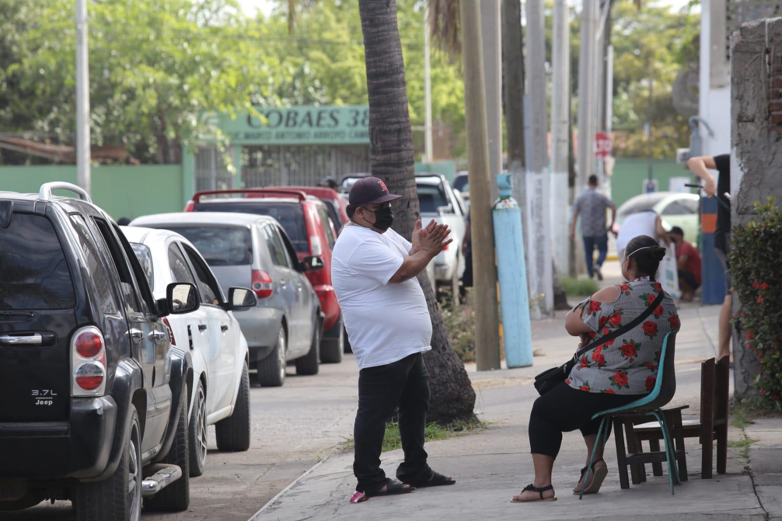$!‘Dígale al gobierno que nos ayude, llevo más de 120 mil pesos gastados y ya se me murió mi hermana’