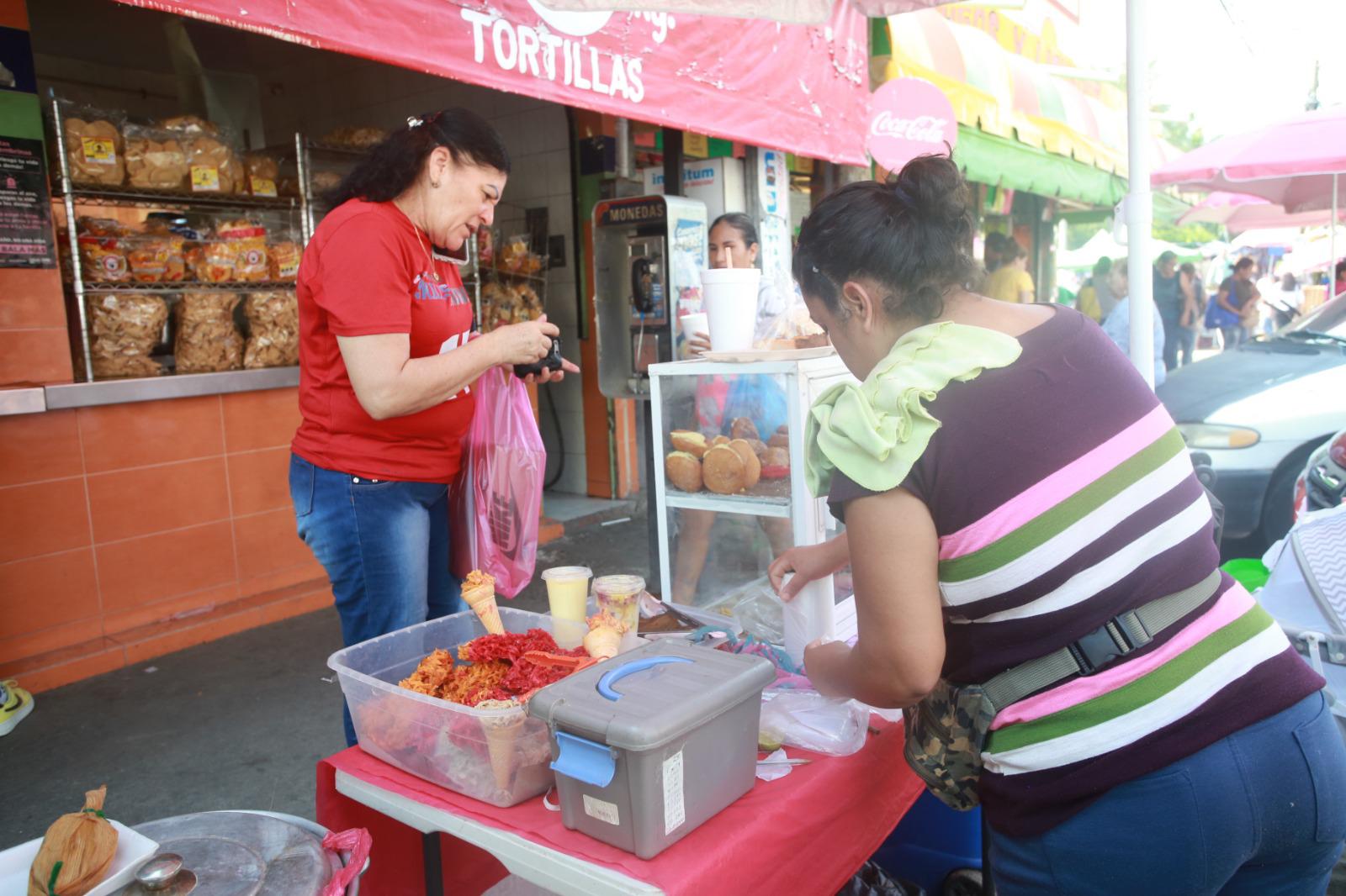 $!Se acercan los 15 años de Karlita y aún le faltan muchas cosas para que luzca como princesa