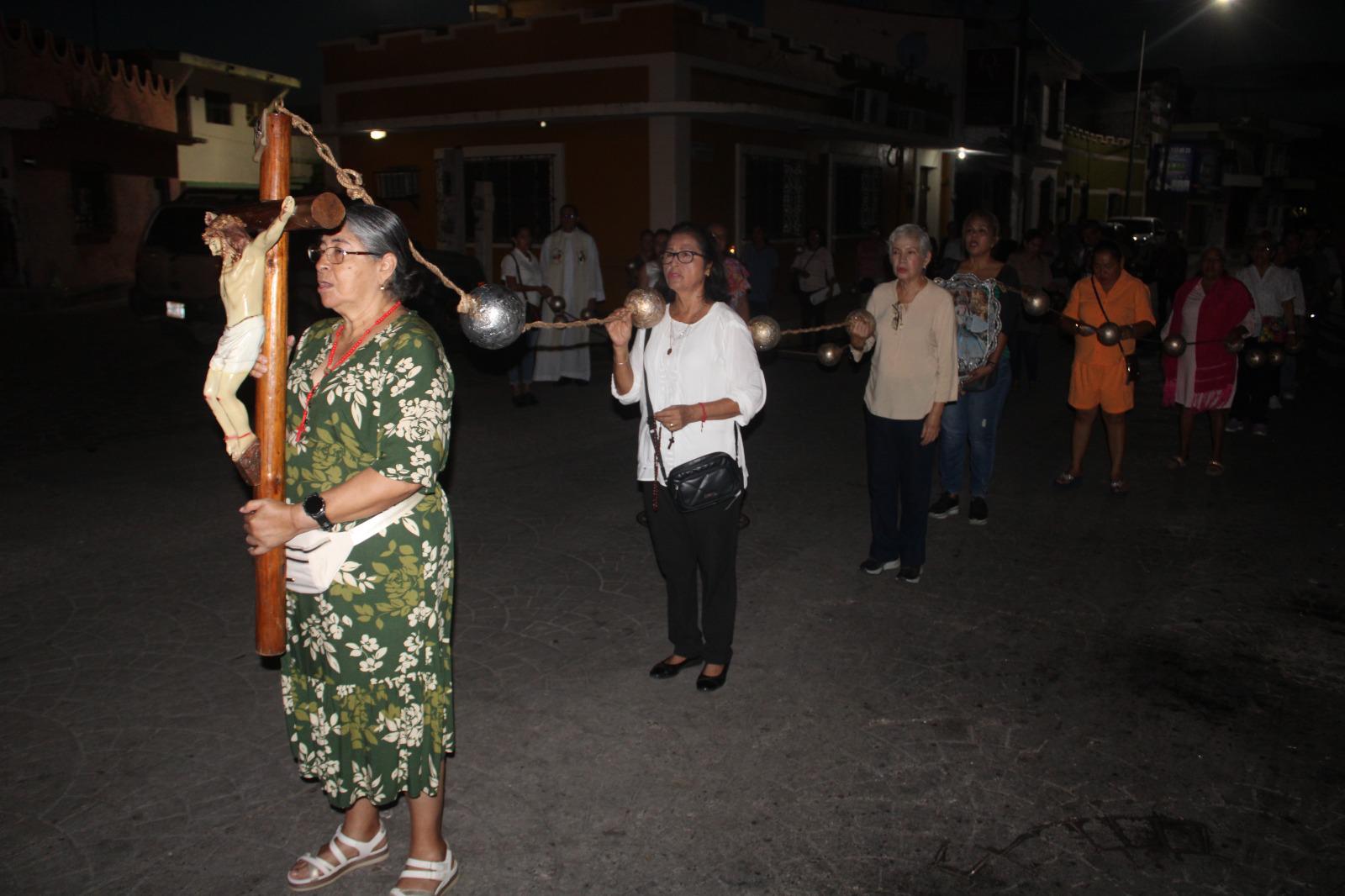 $!Inicia el tradicional novenario en honor a la Virgen del Rosario