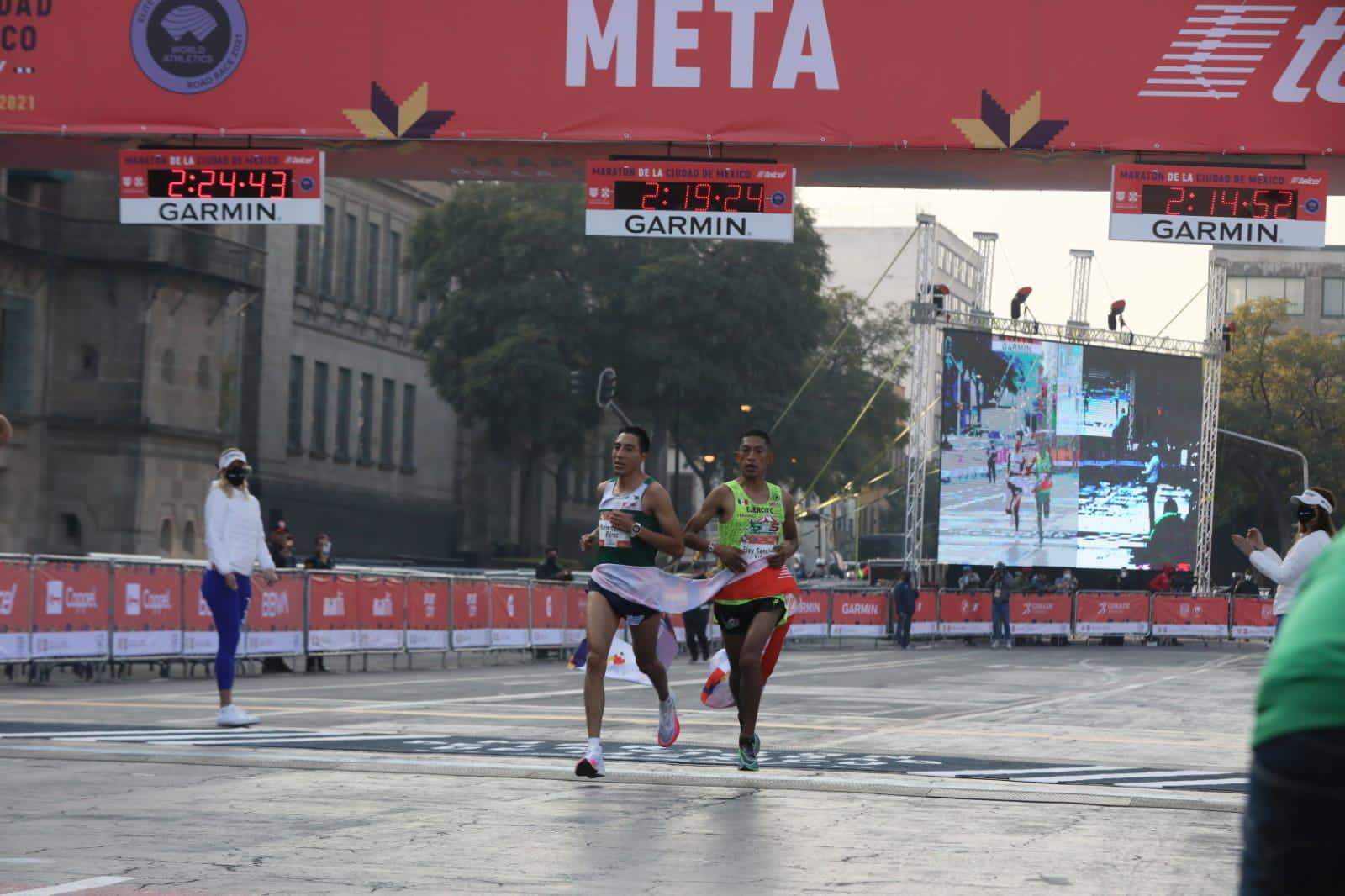 $!Mexicanos hacen el 1-2 en el Maratón de la Ciudad de México