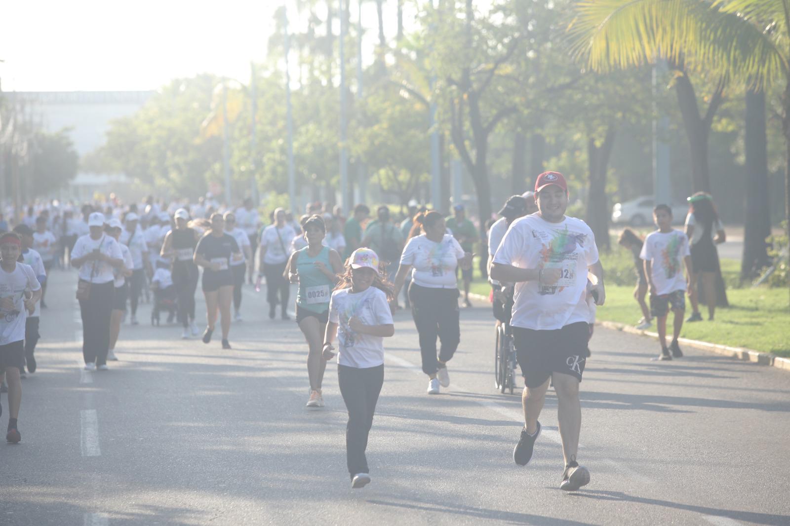 $!Se unen más de 600 a la Caminata por el Día Mundial de la Parálisis Cerebral, en Mazatlán