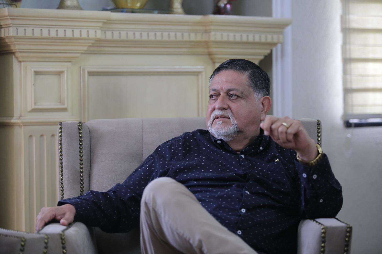 $!El Profe Daniel, 30 años de vocación docente dedicado a educar a la juventud