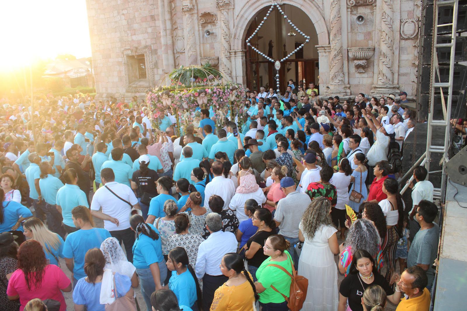 $!Calor no diezma fe de peregrinos en la romería de la Virgen del Rosario