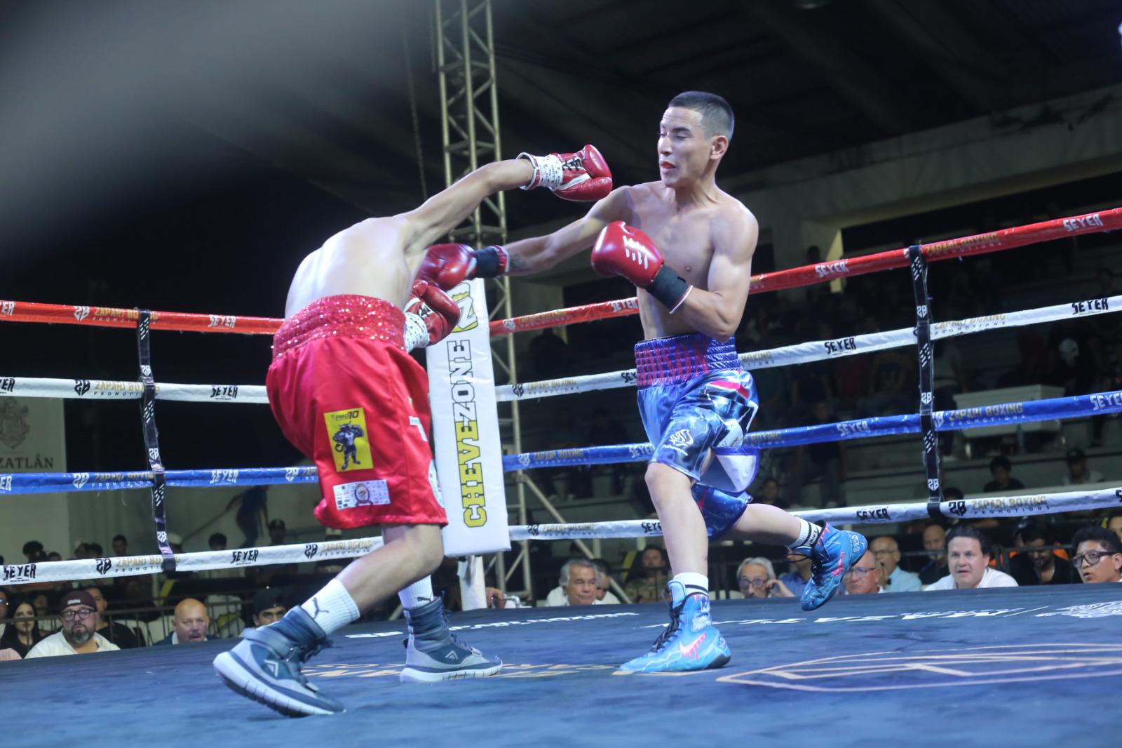 $!Escuinapense ‘Soldado’ Contreras sale avante en función Sangre Nueva 4