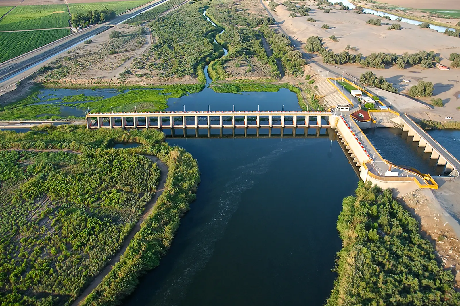 $!La presa Morelos se construyó en 1950 sobre el río Colorado, tras un tratado de 1944 entre Estados Unidos y México. Es el punto de entrega de la cuota de agua establecida para México.