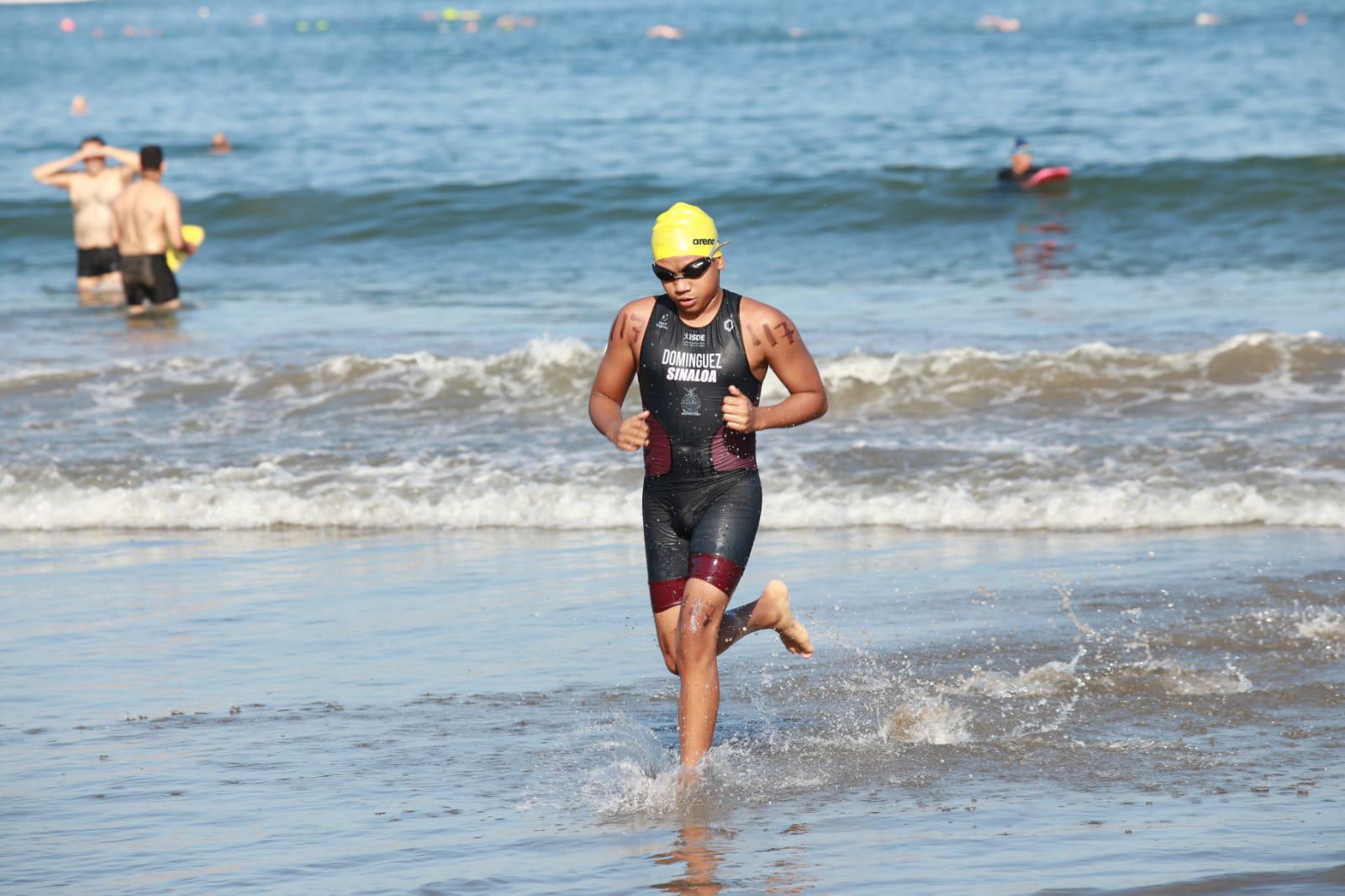 $!Nadadores de varios estados del País participan en séptima puntuable