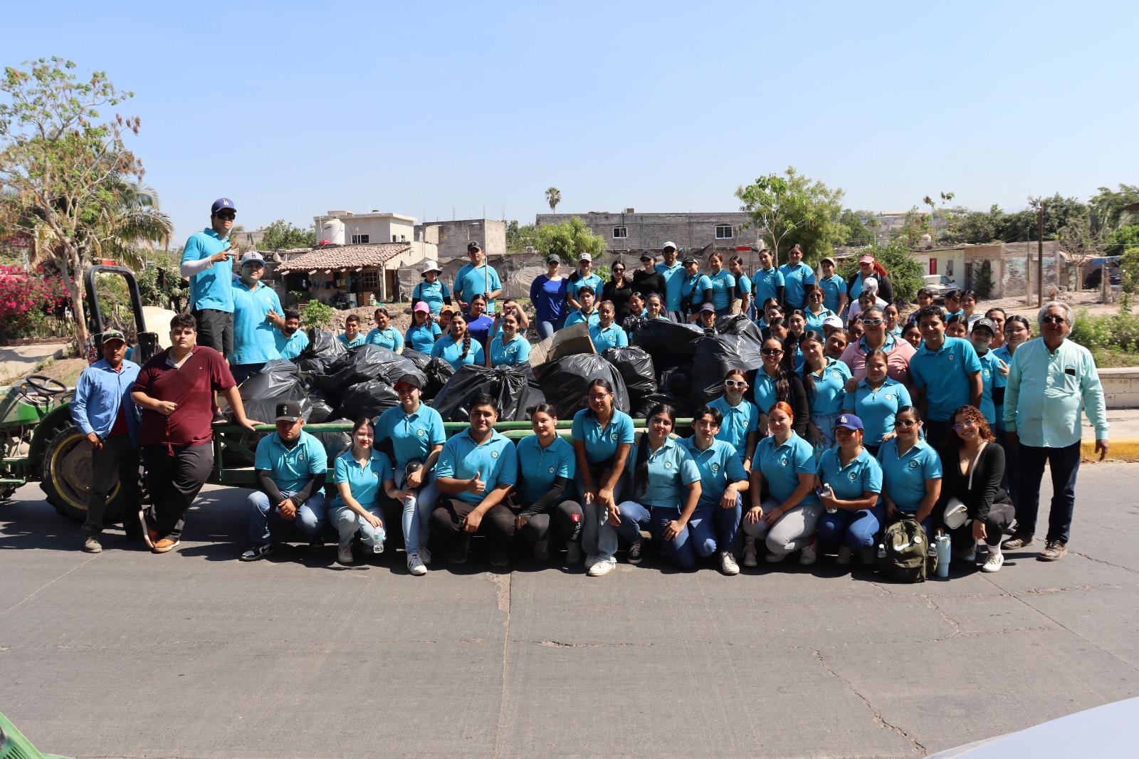 $!Con limpieza del arroyo Buñigas, participa de UTEsc en Jornada Nacional de Tequios por la Paz, que impulsa la Presidencia de la República.