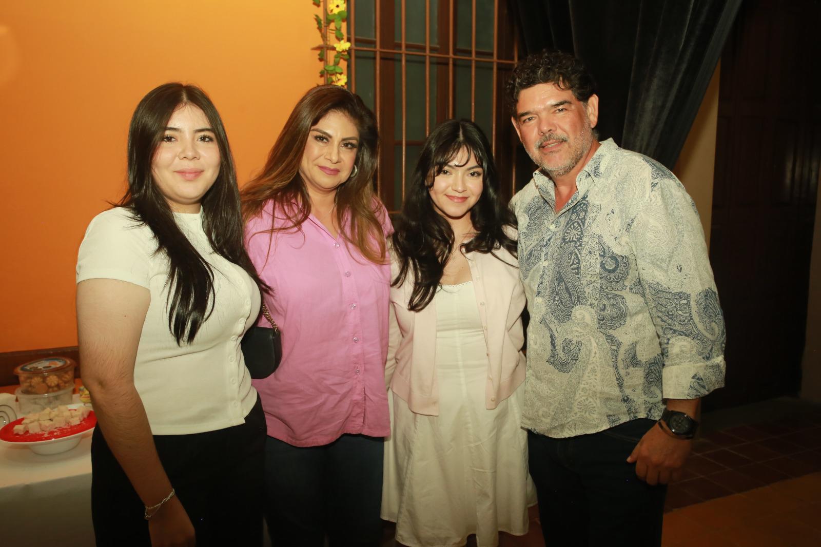 $!Natalia Cuevas, Arleth de Rojas, Andrea Soto y Roberto Soto.