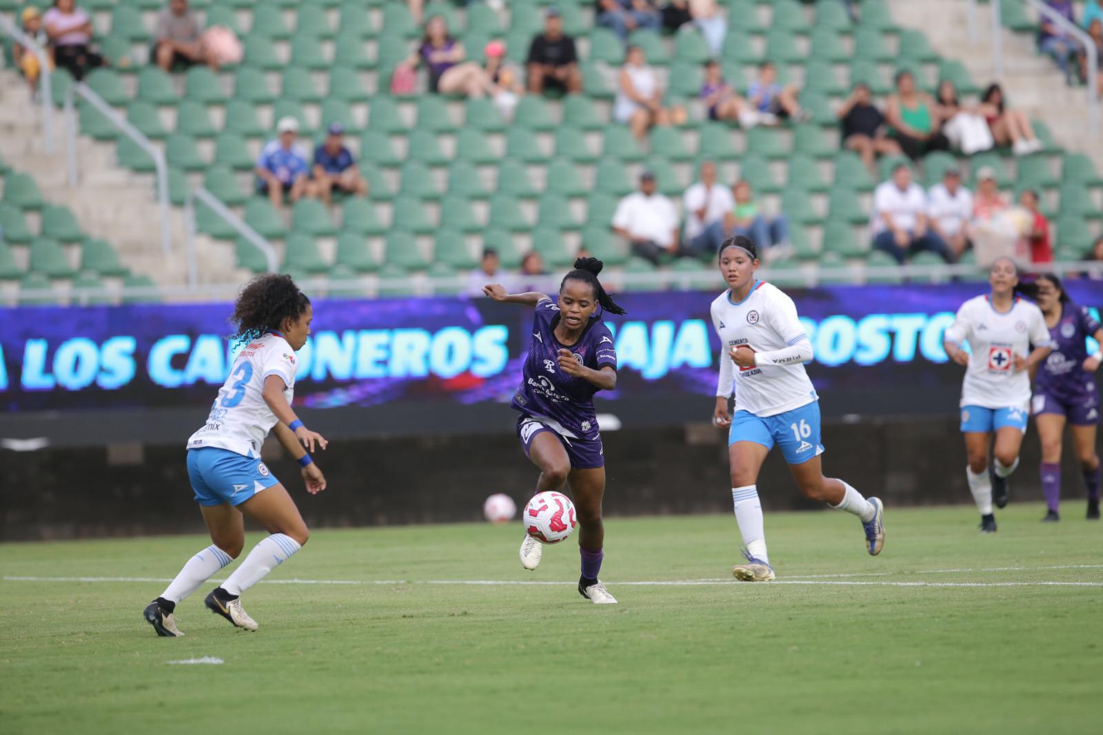 $!Cañoneras son goleadas por La Máquina en su debut en El Encanto