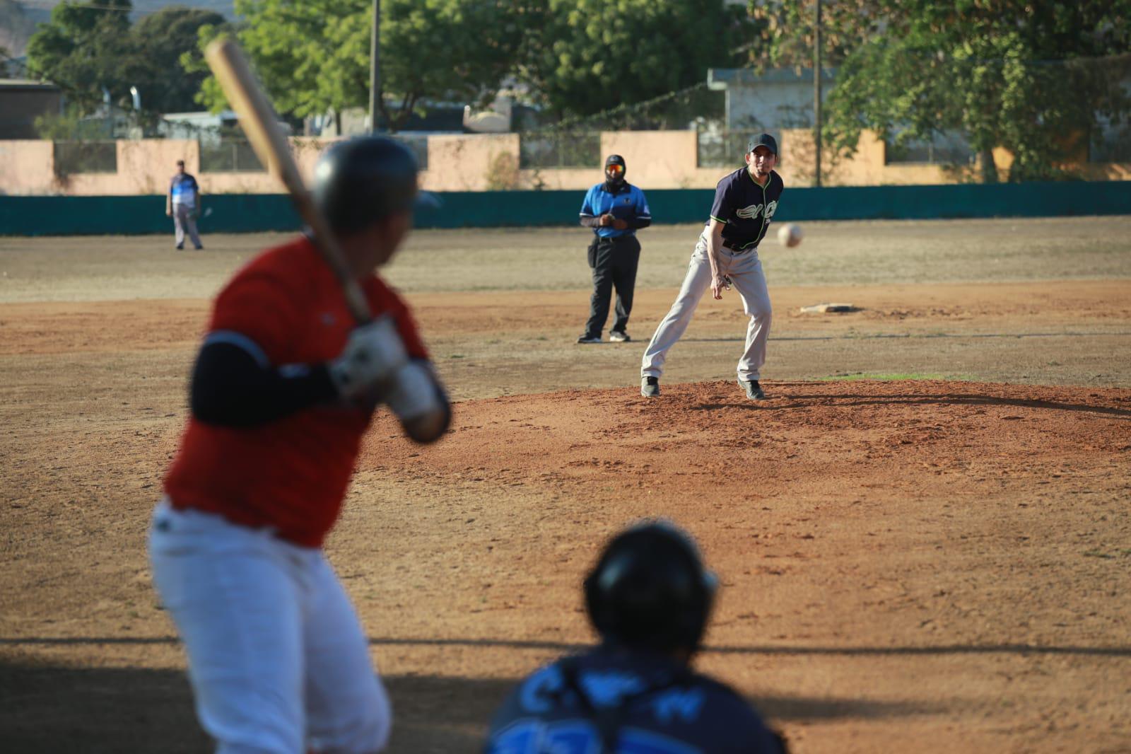 $!Hotel El Cid cobra revancha en Liga de Beisbol Meseros al Bat