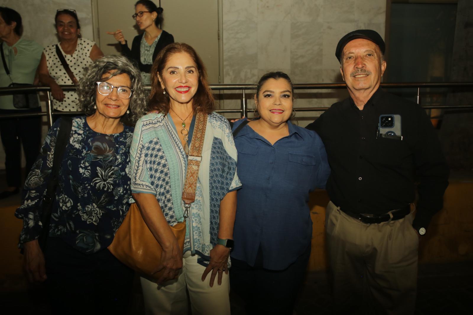 $!Leticia Zapien, Meyriam Torrero, Lupita Calleros y Alberto Aramburo, integrantes del Club Mario Vargas.