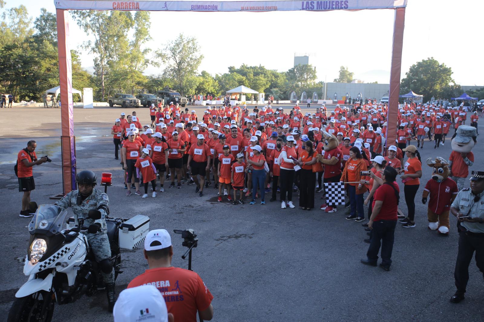 $!Militares y ciudadanos corren para erradicar violencia contra las mujeres