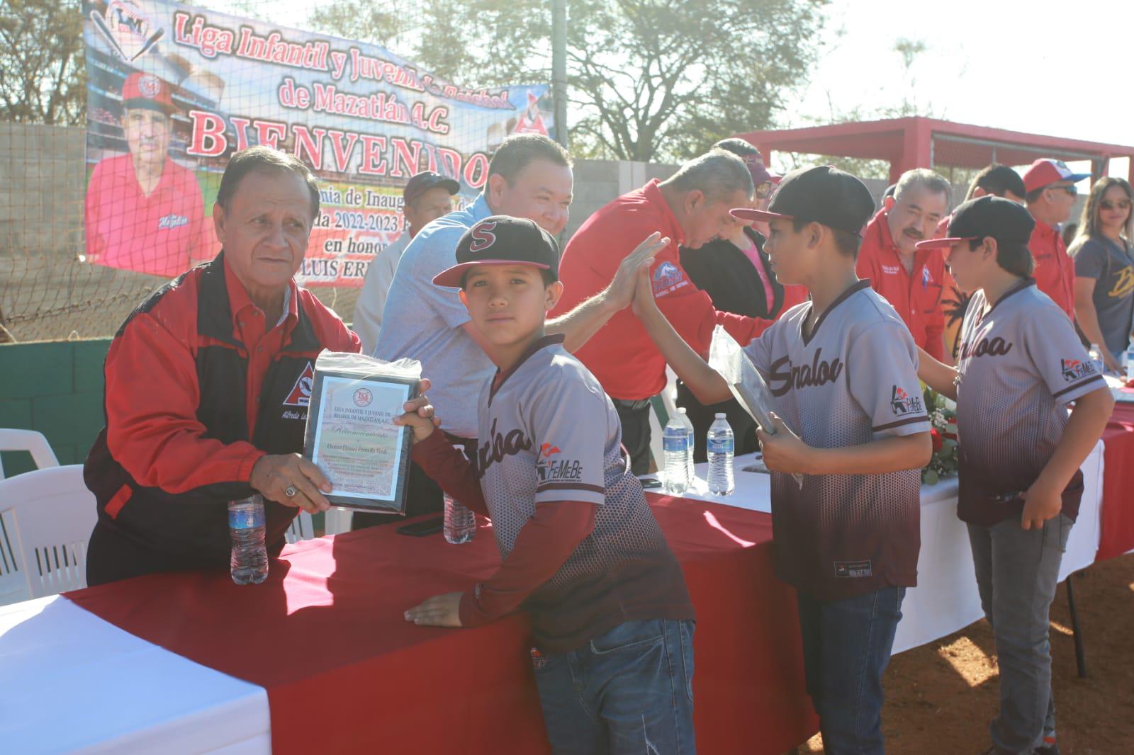 $!Estrena Liga Mazatlán instalaciones con nueva temporada de beisbol