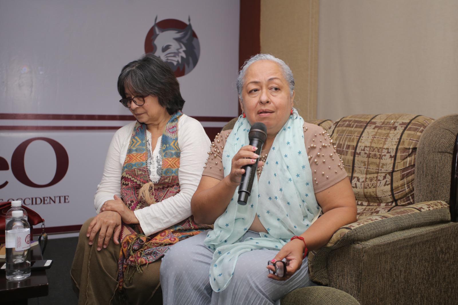 $!La escritora Florina Olivarría destacó la importancia de abrir espacios académicos para reflexionar sobre la presencia de las mujeres en la literatura.