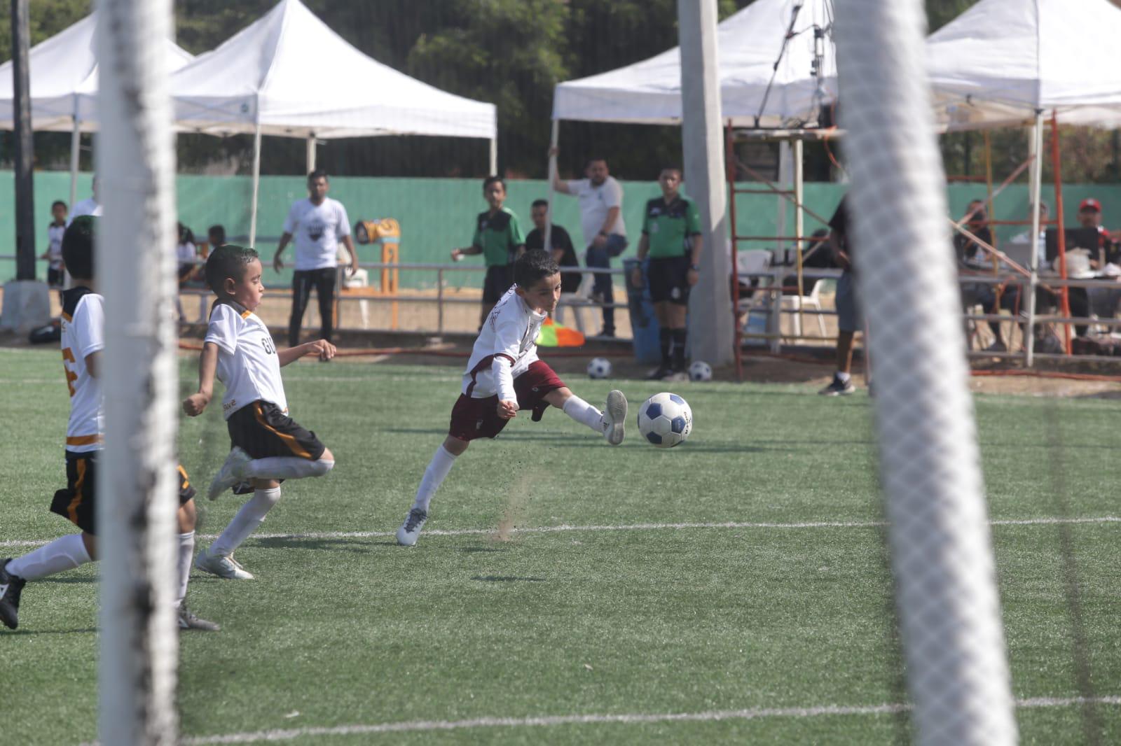 $!Ahome Municipal se corona en el Estatal de Futbol Categoría Chupones