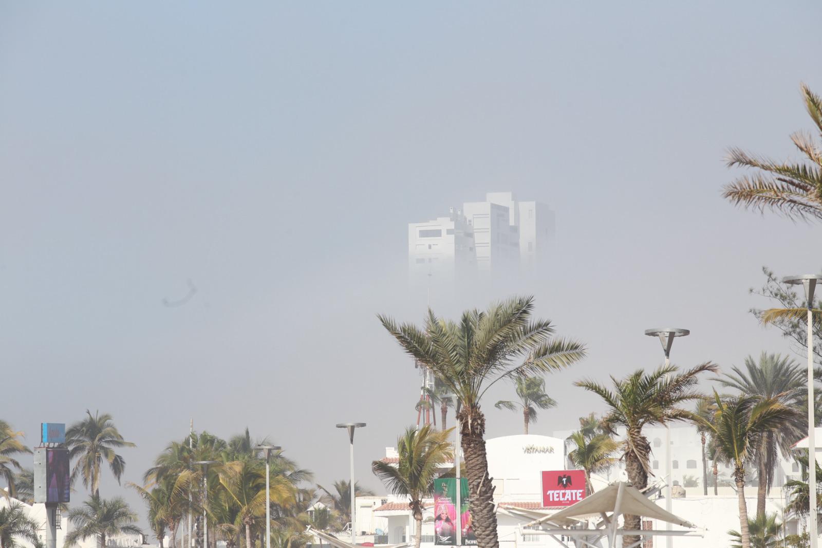 $!Cubre neblina gran parte de Mazatlán este lunes
