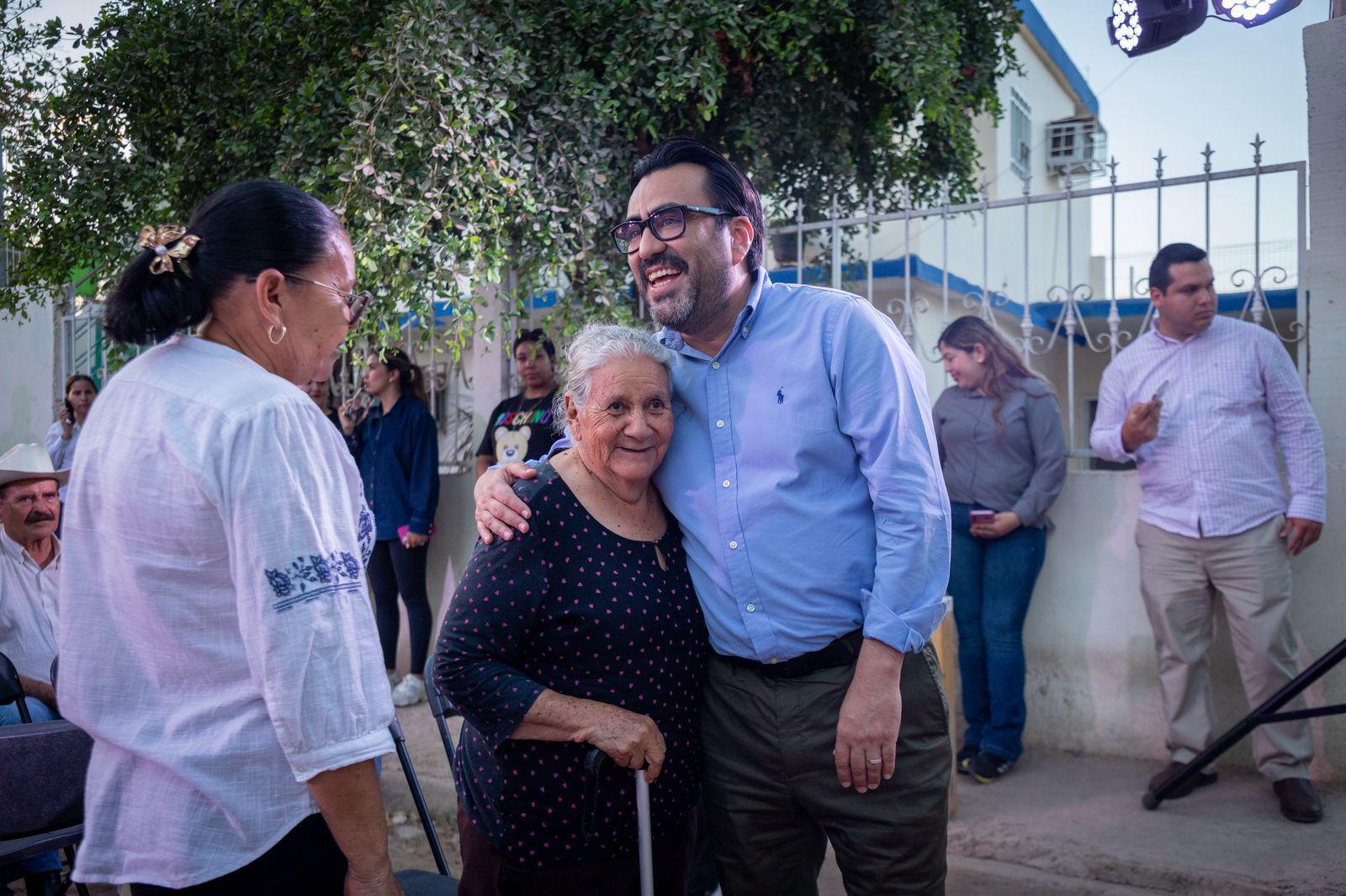 $!Entrega Juan de Dios Gámez Mendívil calle pavimentada y arranca obras en otras tres colonias de Culiacán